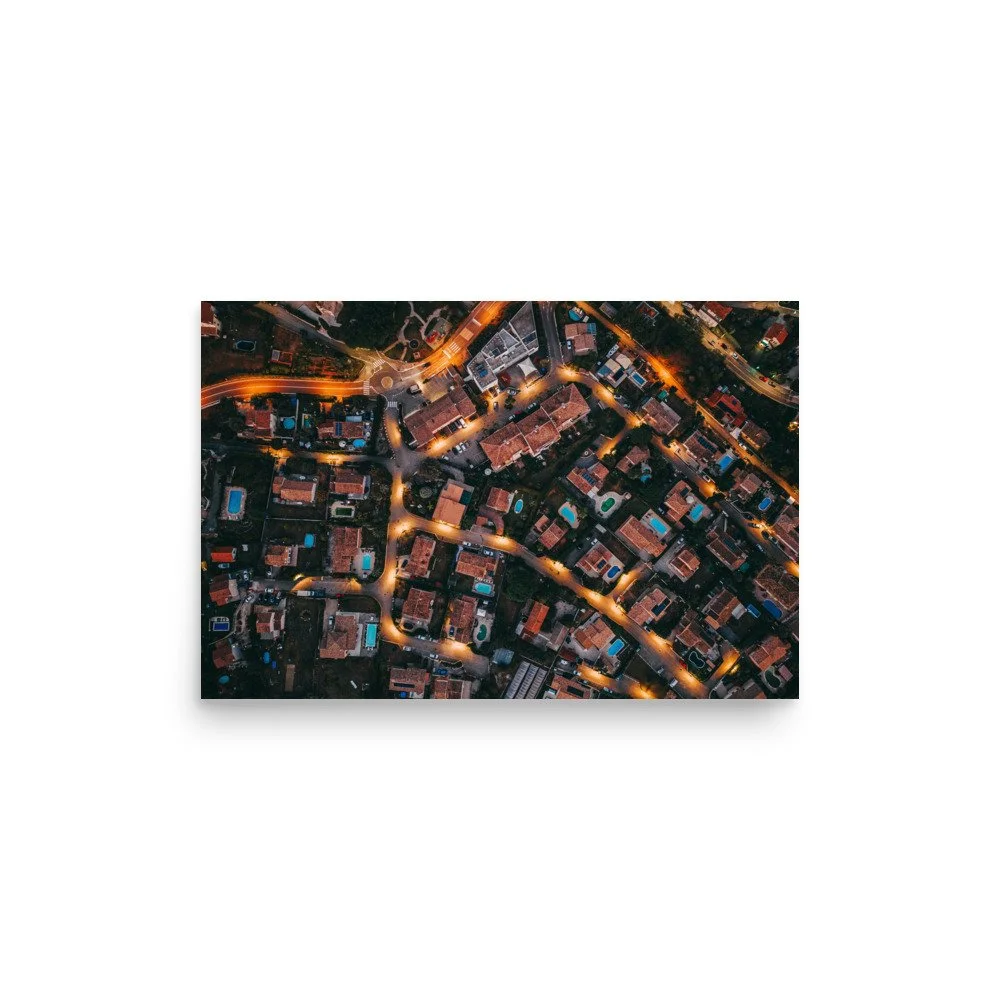Quartier illuminé, la nuit – tirage photo d'art de Guillaume Gorini