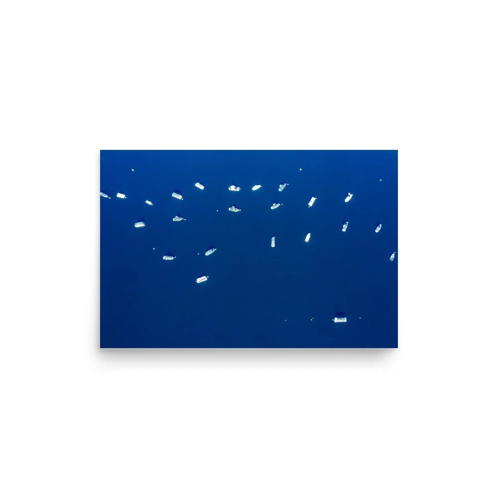 Bateaux au mouillage sur le bleu – Tirage d'art