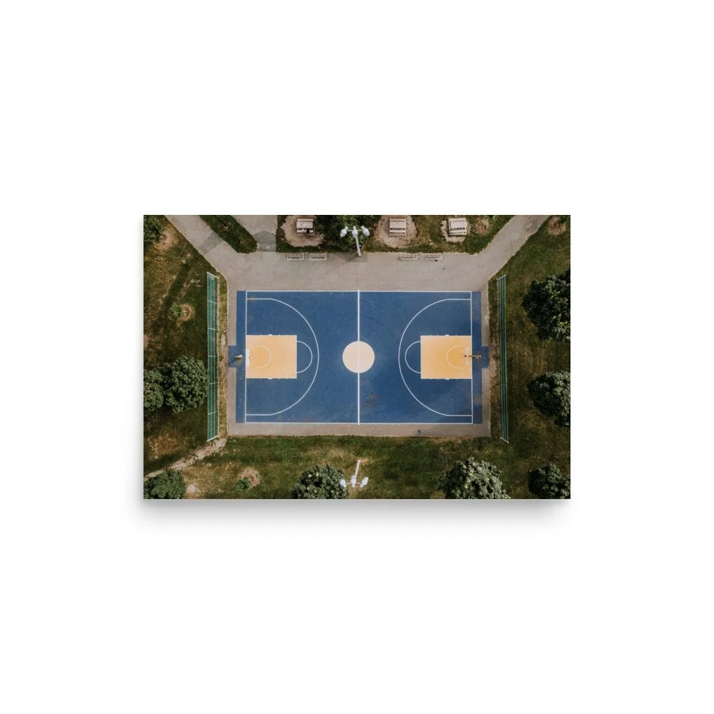 Terrain de basketball, vue du ciel – Tirage d'art