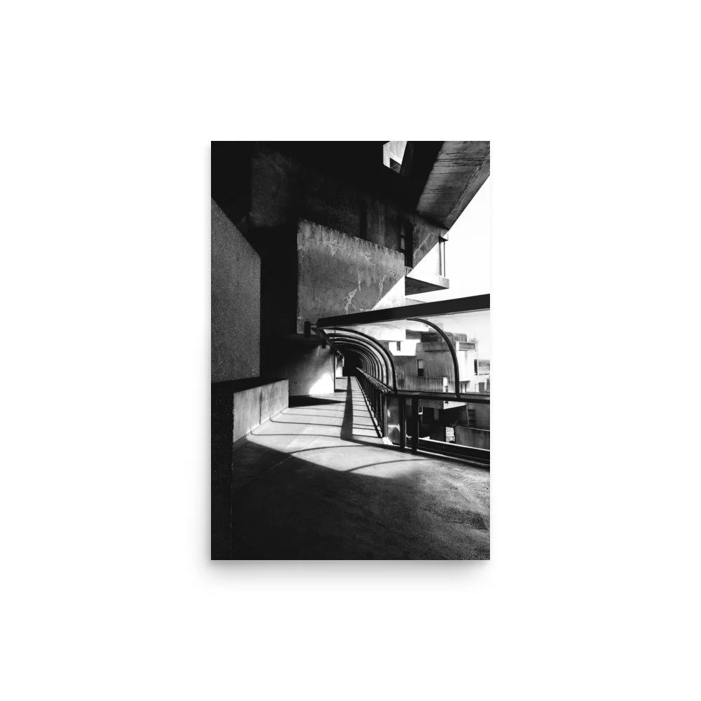 Passerelle et béton, noir et blanc – Tirage d'art