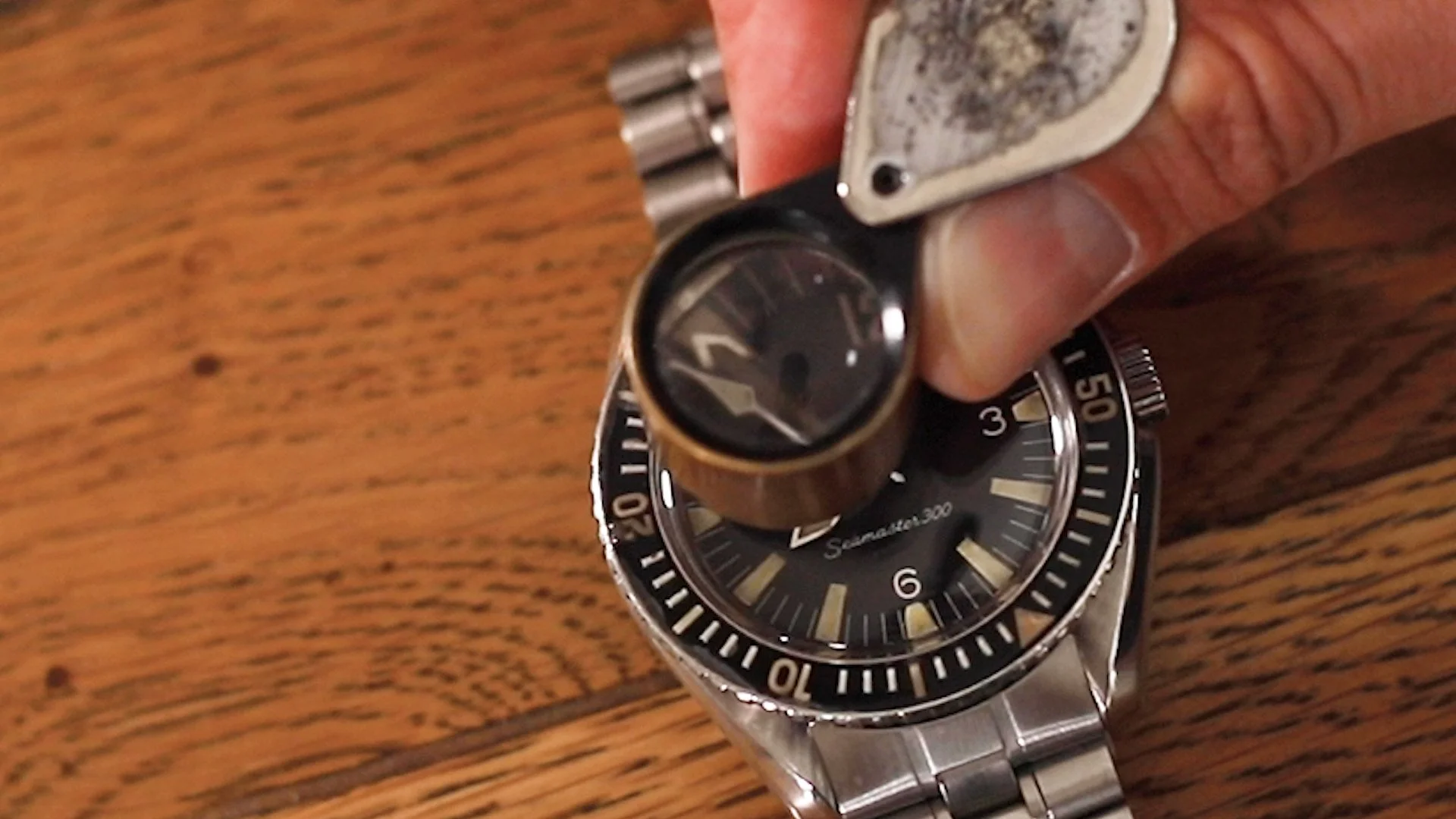 watch close up 2  V9.00_00_07_05.Still023.jpg