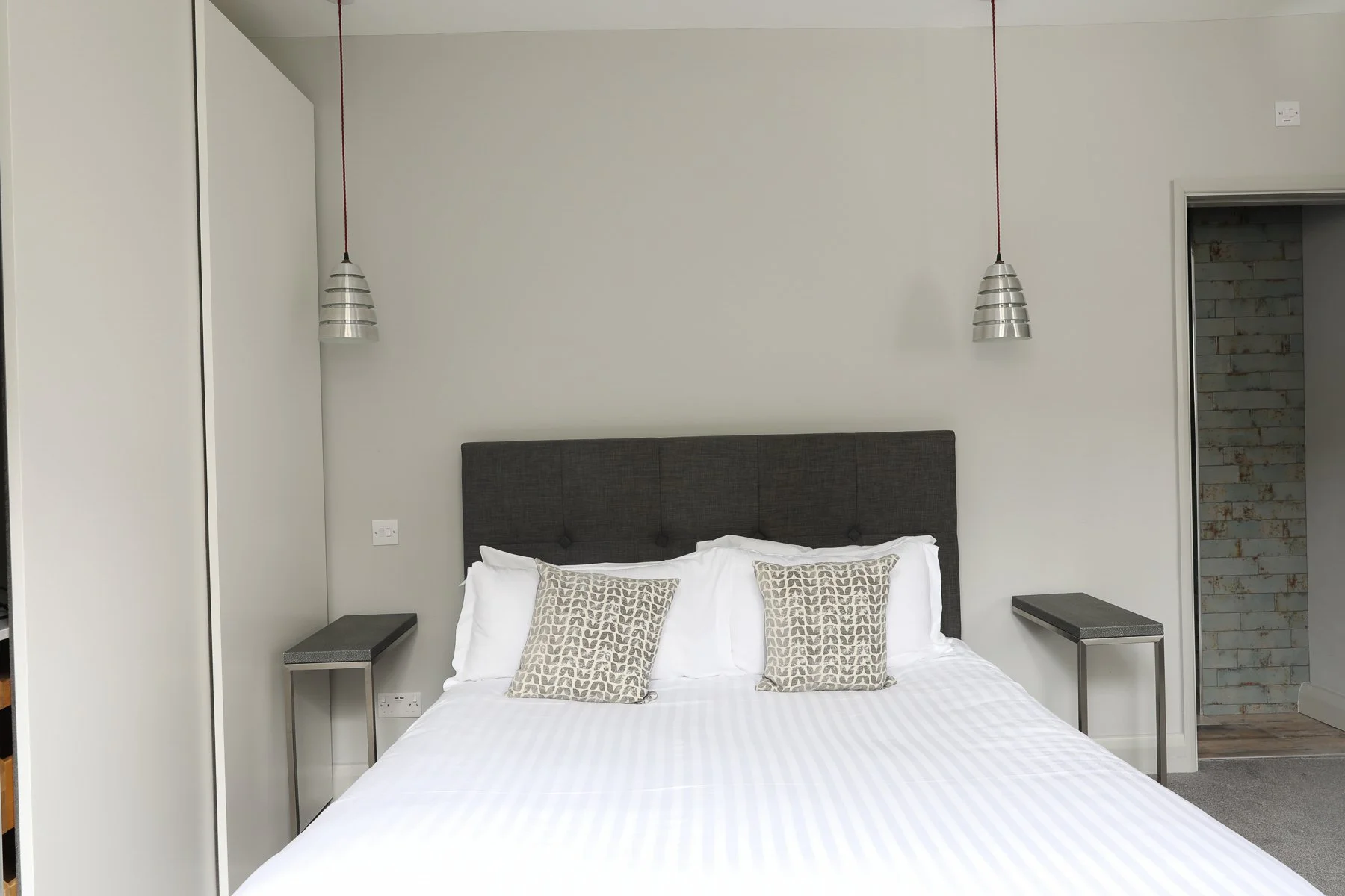 AIR BNB BS8 2-7.jpg