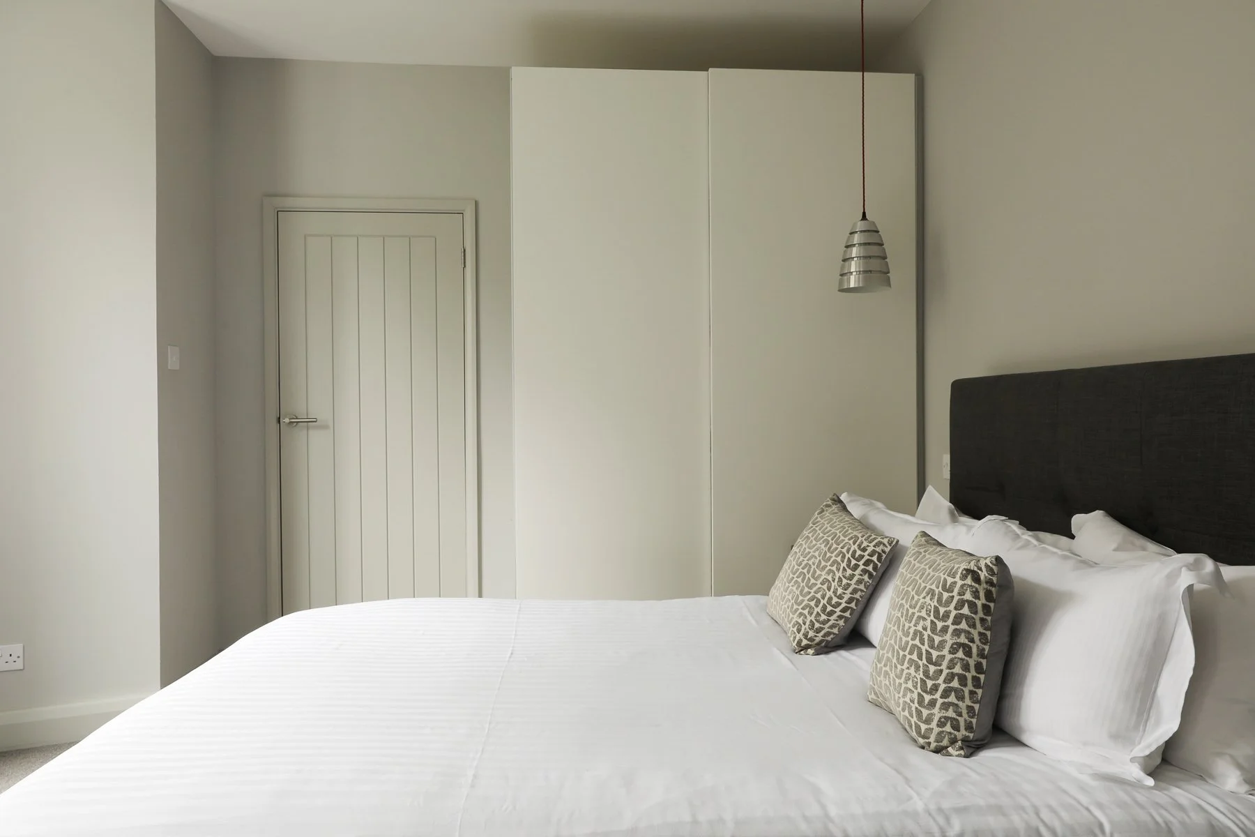 AIR BNB BS8 2-9.jpg
