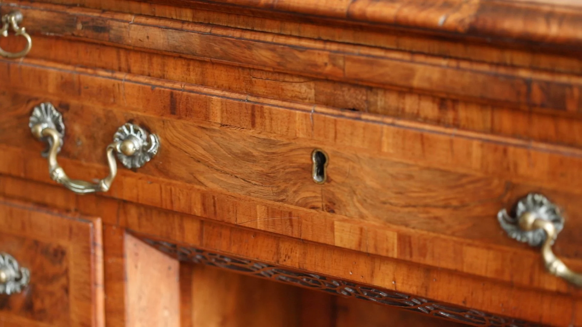 furniture detail 3 V9.00_00_12_04.Still021.jpg
