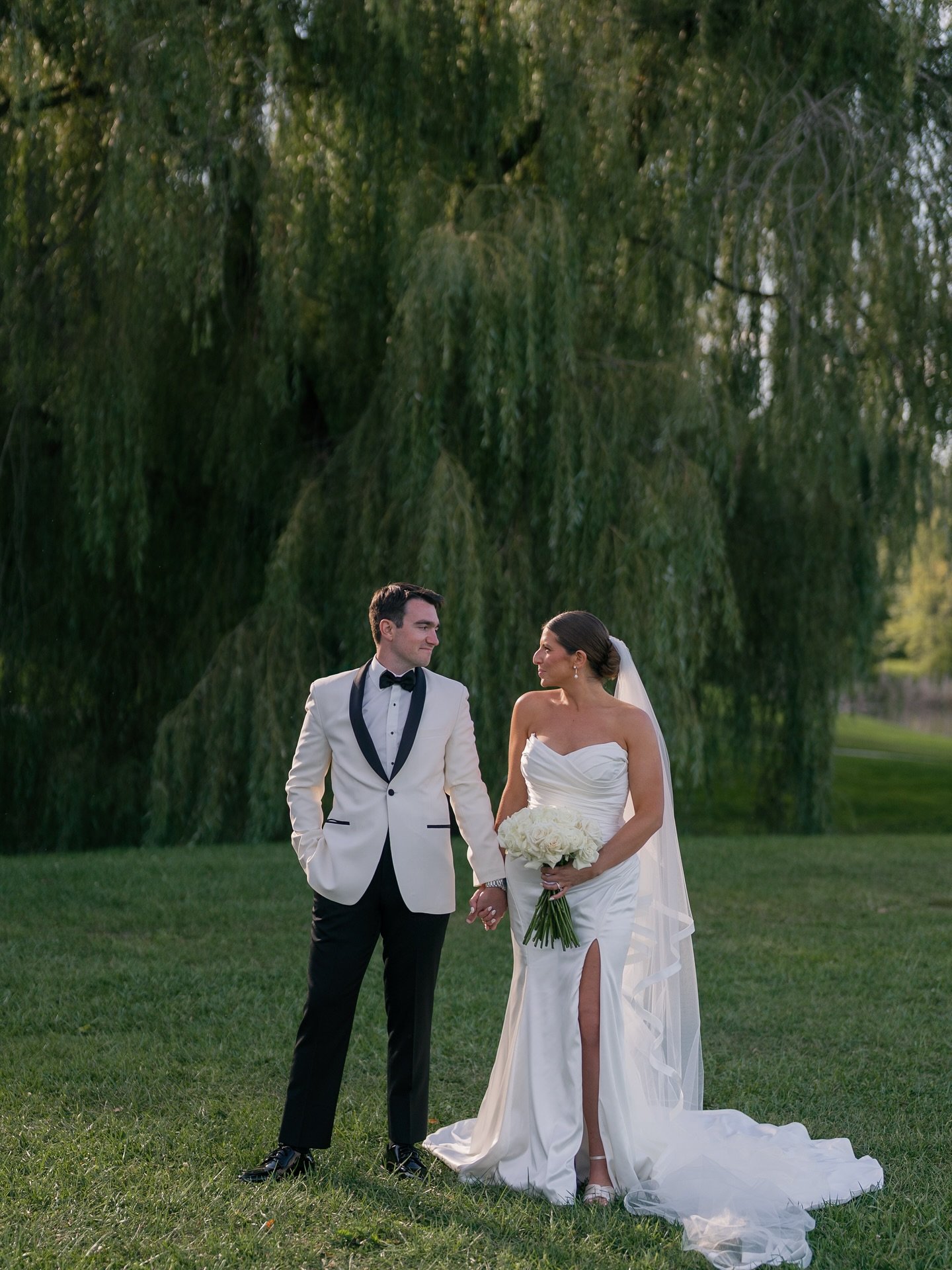 Last weekend was magical✨✨
&bull;
-Photo: @sarahmccloskeyphoto 

-Venue: @willowbrookwedding 

-Makeup: @triciacoronamua 

#pittsburgh #pittsburghhairstylist #pittsburghhair #pittsburghbrides #pittsburghbride #pittsburghbridalhair #burghbrides