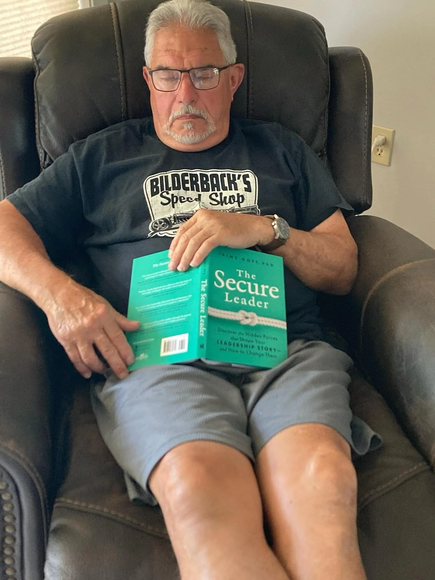 Don’t take my word for it. My dad gives The Secure Leader ⭐️⭐️⭐️⭐️⭐️. “It’s a great nap time or bed time read!” 😂
Seriously, though, I love this picture my mom sent of my dad with my book. He’s not a big reader, so it