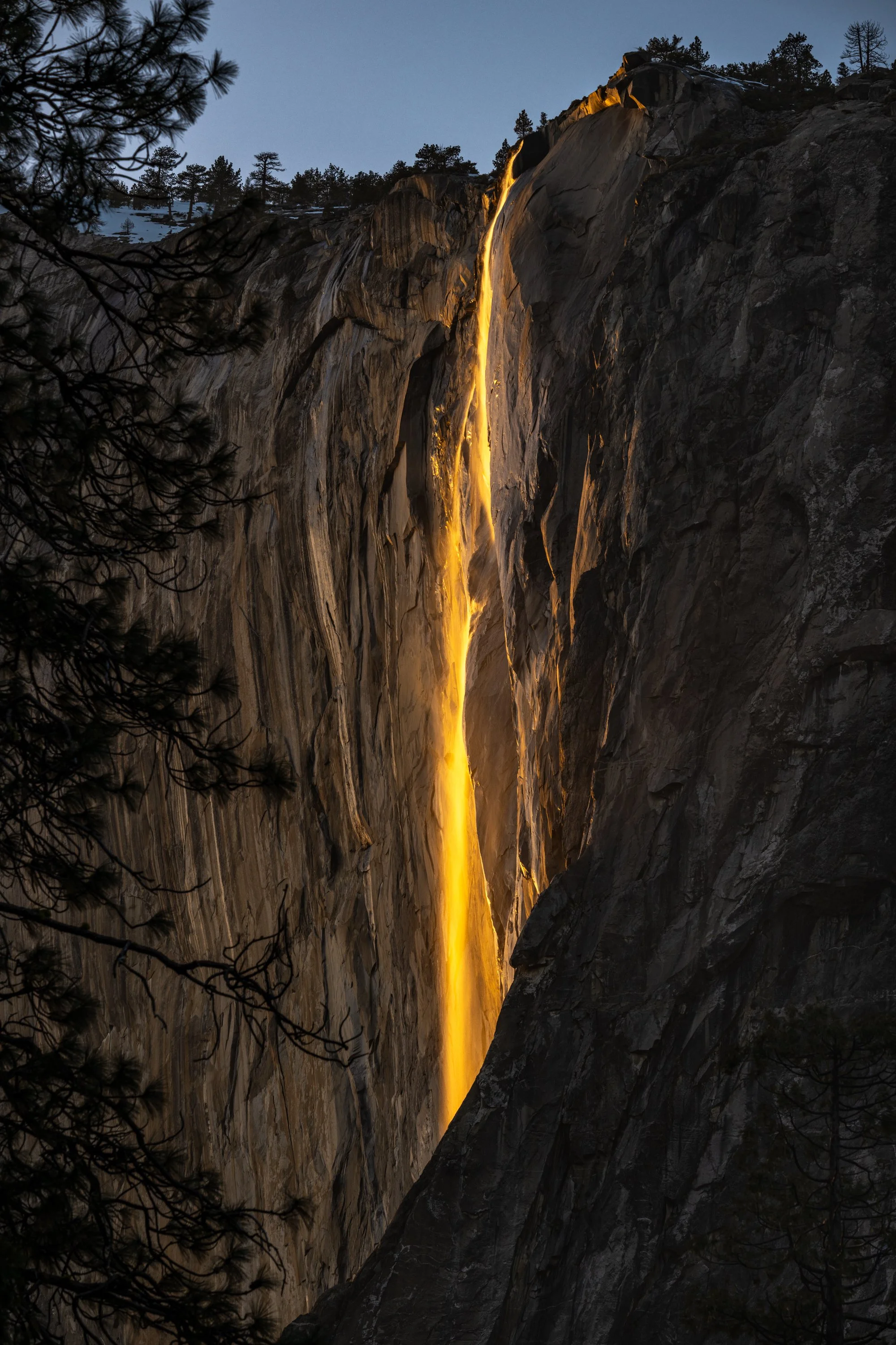 2023 - Yosemite - Horsetail Fall - Firefall