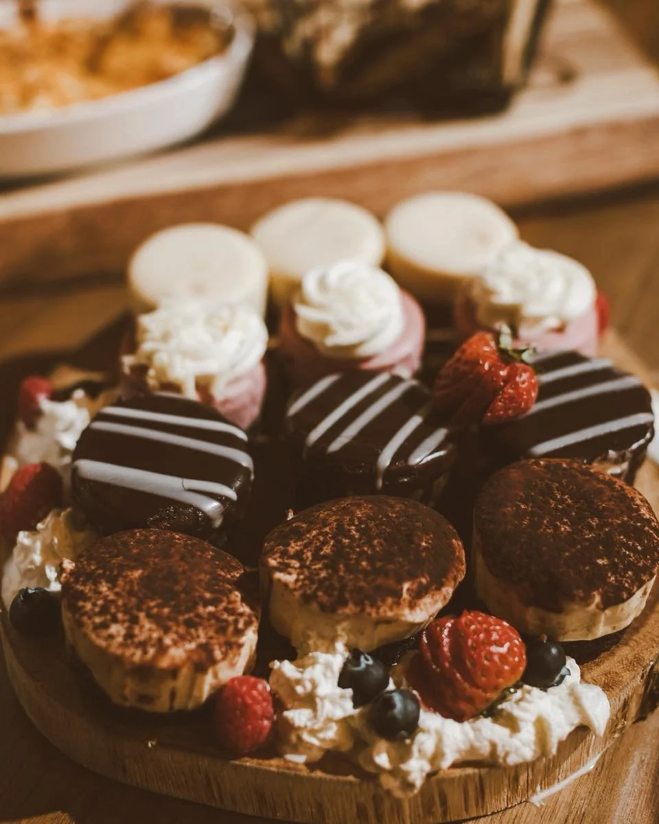 Breakfast? Lunch? Dinner?

Nah&hellip;DESSERT 🍮 🧁🥧

For any inquiries click the link in our bio or email us at catering@nectartillsonburg.ca
