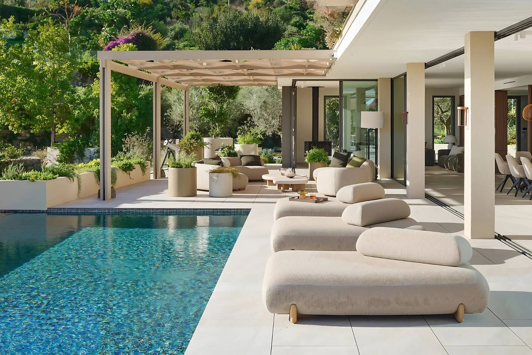Vondom-Project-France-Milos-StudioPlanters-3.jpg