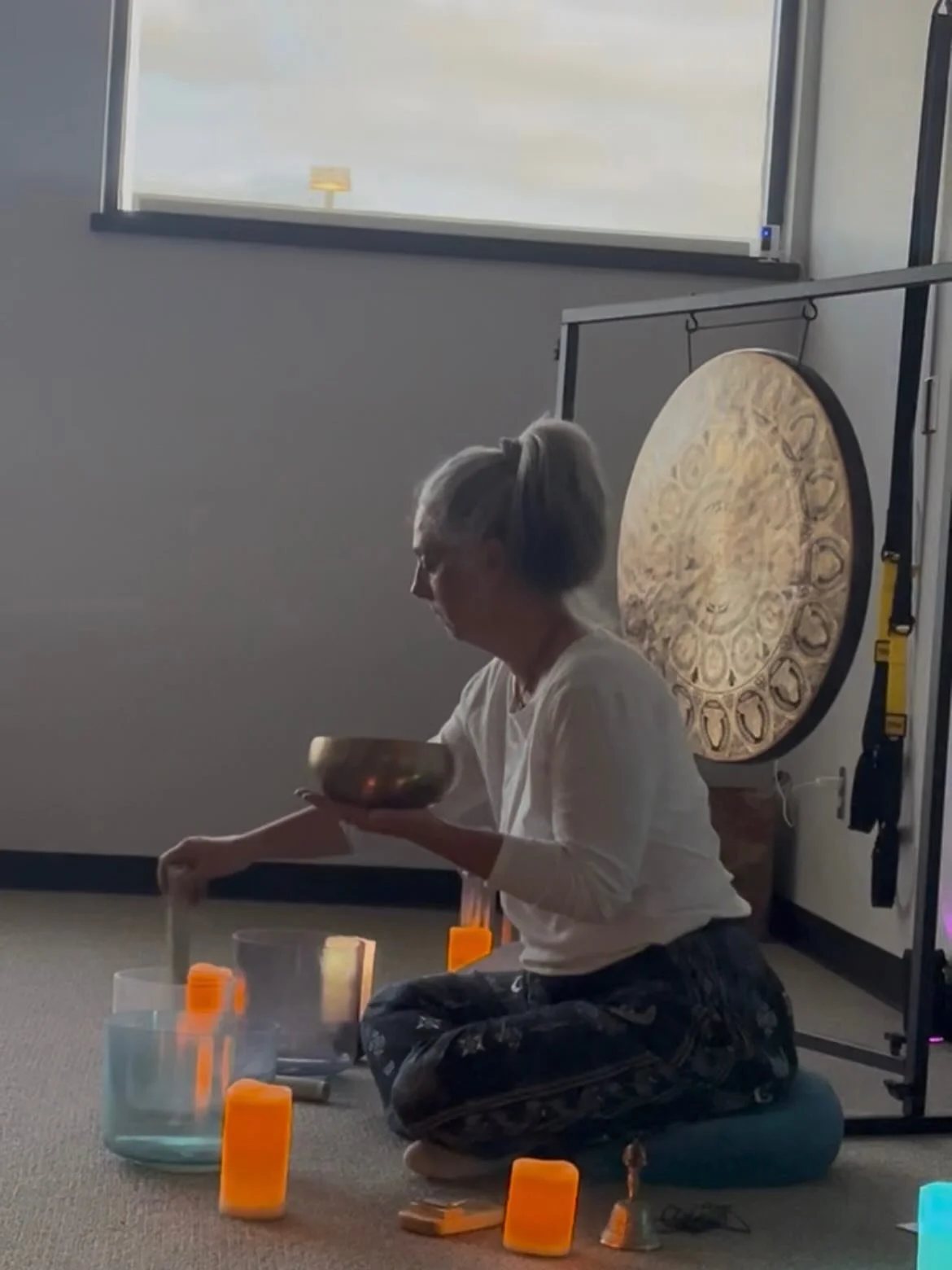 ✨Our first Sound Bath was amazing! We should all sleep well tonight! ✨

Thank you @ihealthrestoration2023 

#wellness #community #soundbath #livoniahealthandfitness #pilates