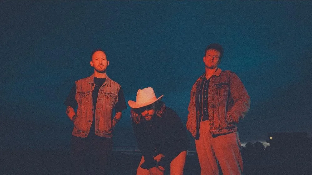 Bristol-based rock trio Krooked Tongue release album ‘I know a place’.