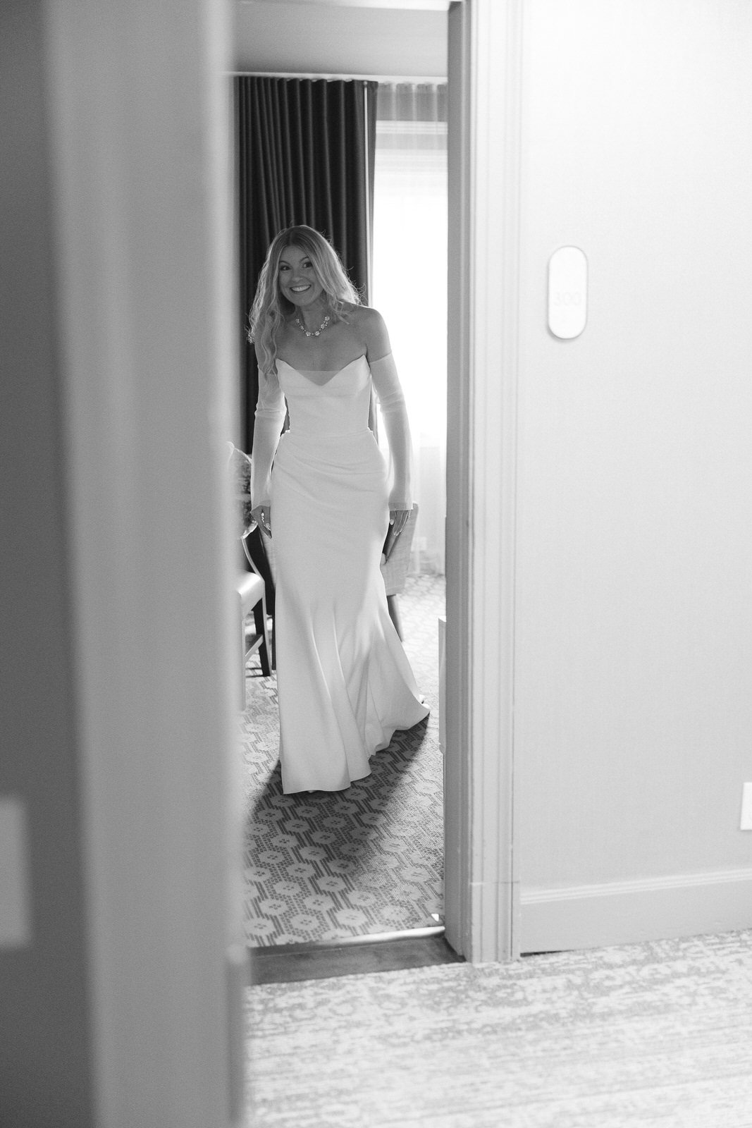 columbiagorgehotel_hoodriver_destination_wedding_valeriethompsonphotography_0034.jpg