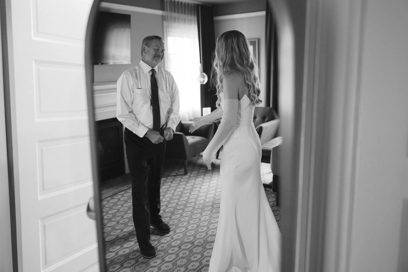 columbiagorgehotel_hoodriver_destination_wedding_valeriethompsonphotography_0036.jpg