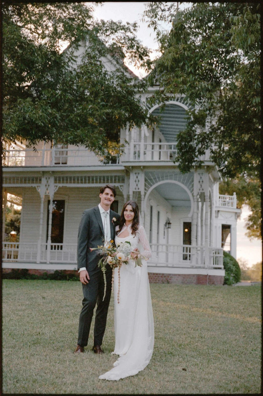 barrmansion_austin_weddingphotographer_valeriethompsonphotography_0153.jpg