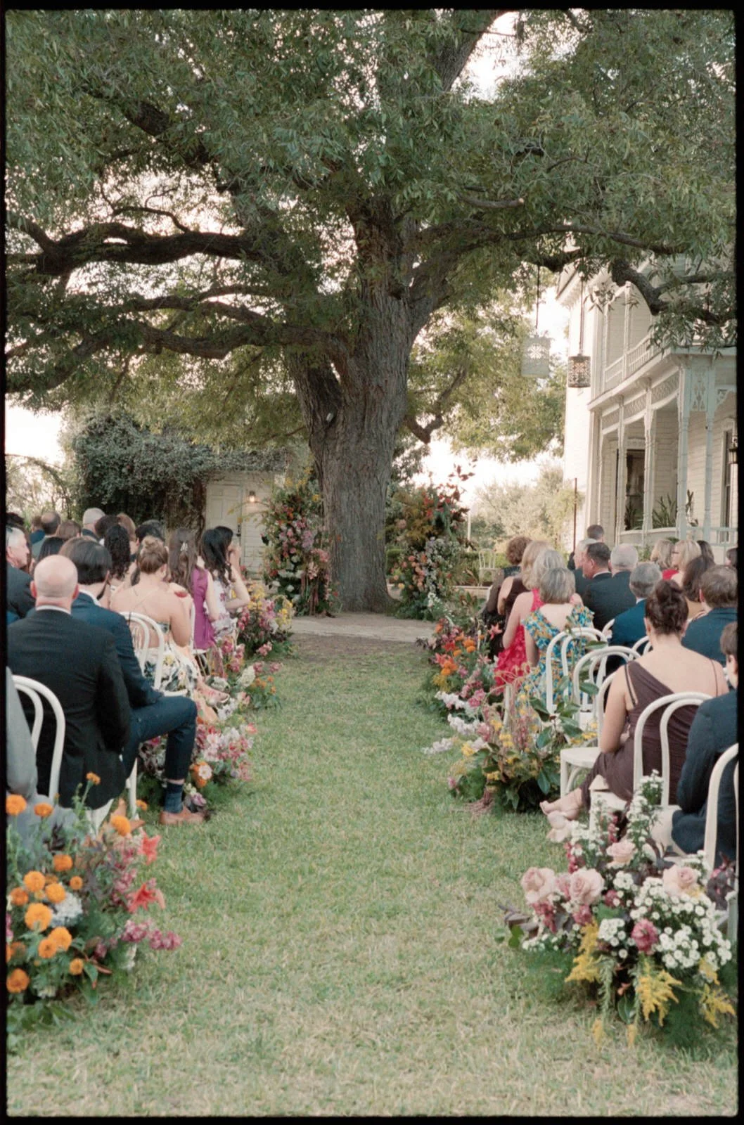barrmansion_austin_weddingphotographer_valeriethompsonphotography_0112.jpg