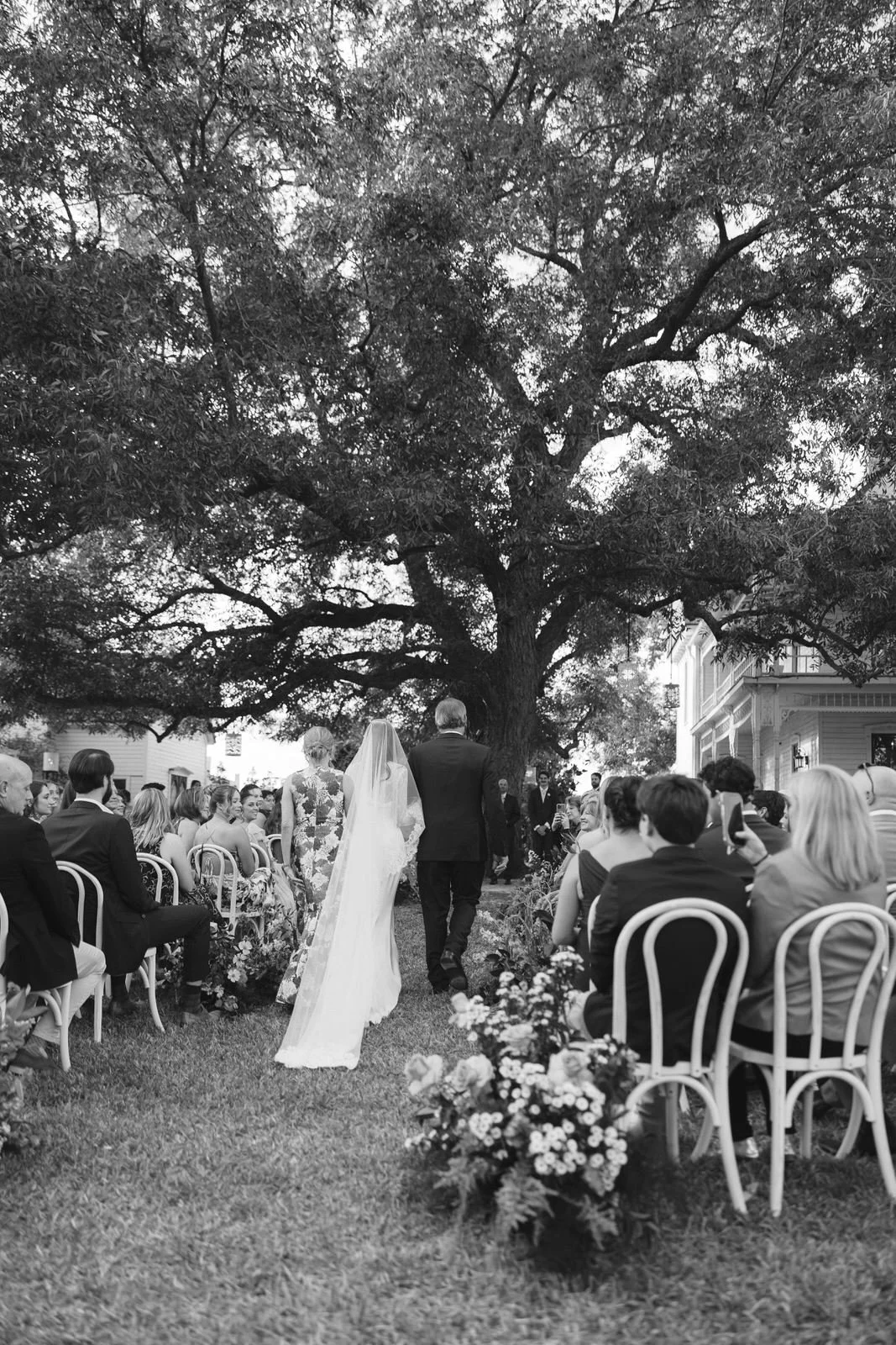barrmansion_austin_weddingphotographer_valeriethompsonphotography_0119.jpg
