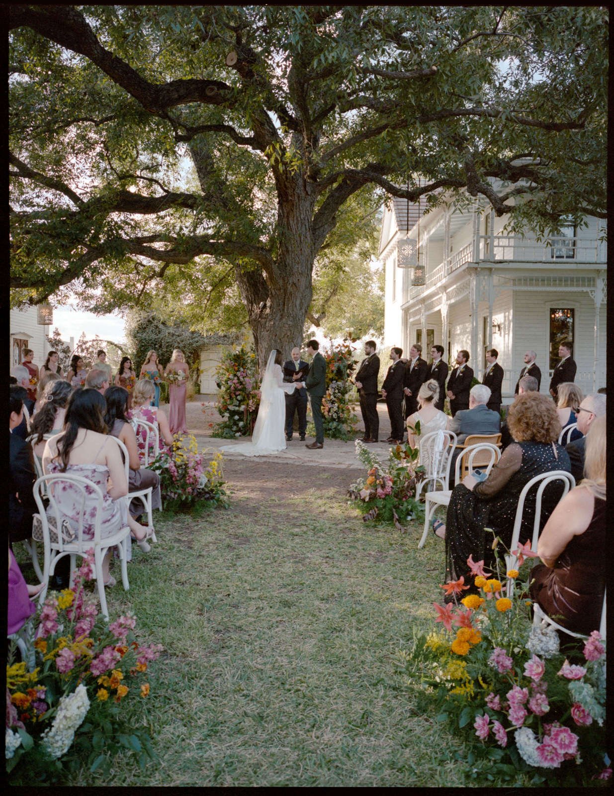 barrmansion_austin_weddingphotographer_valeriethompsonphotography_0122.jpg