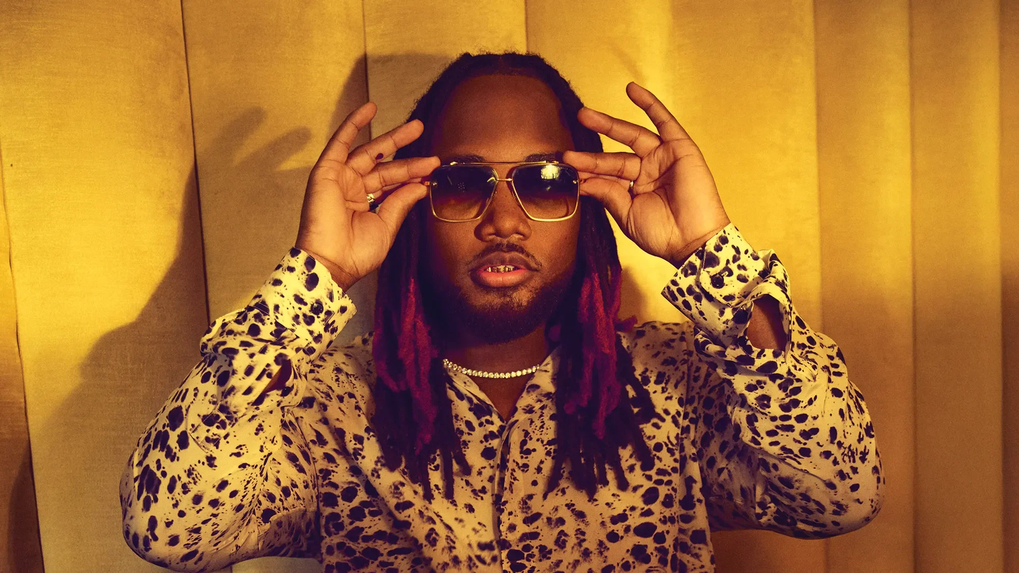 “Paris, you’re a beautiful crowd. Make some noise for yourself” 