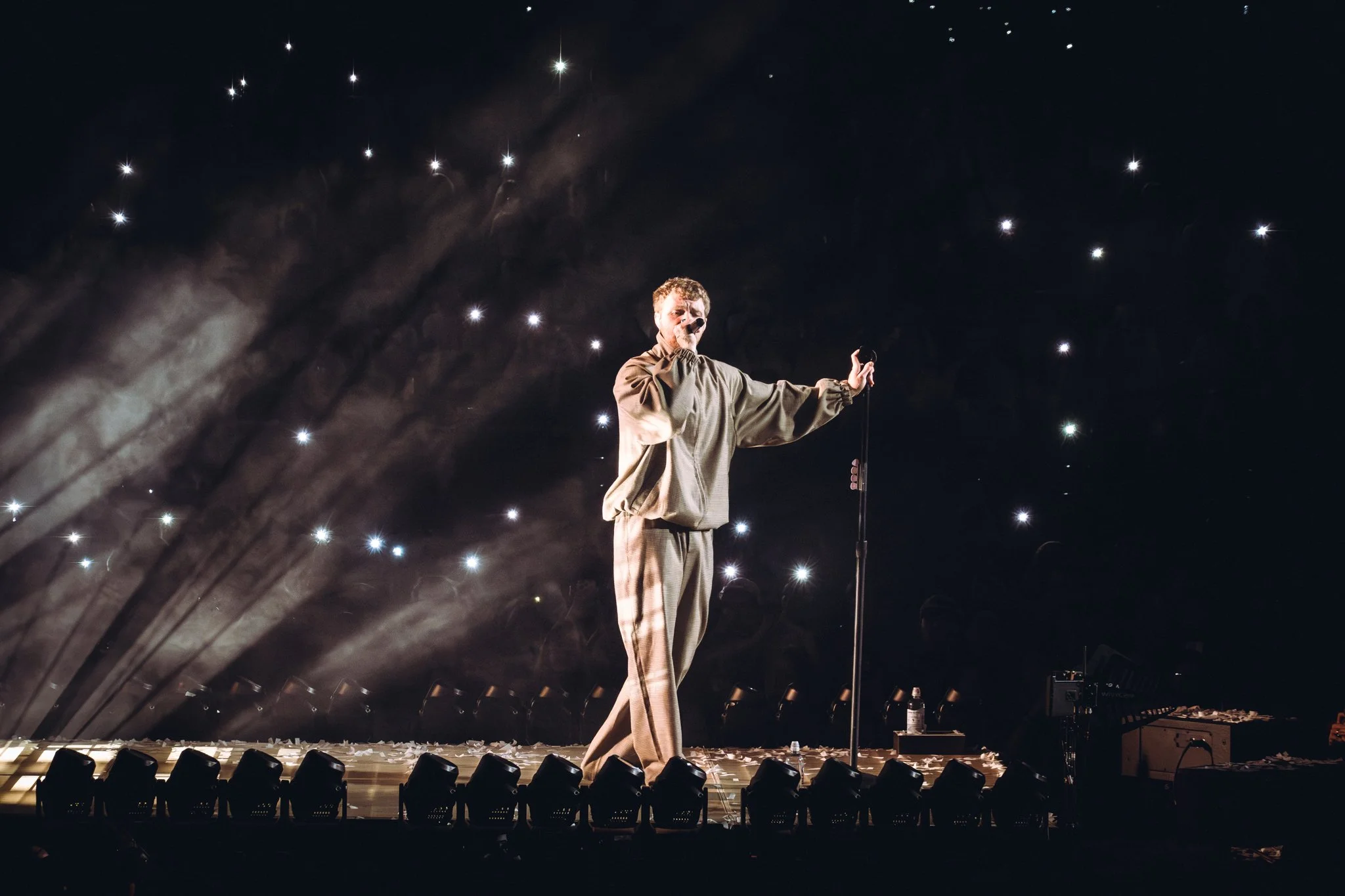 Alex Warren Live in Paris: From 600 Fans to a Full Arena in Just One Year