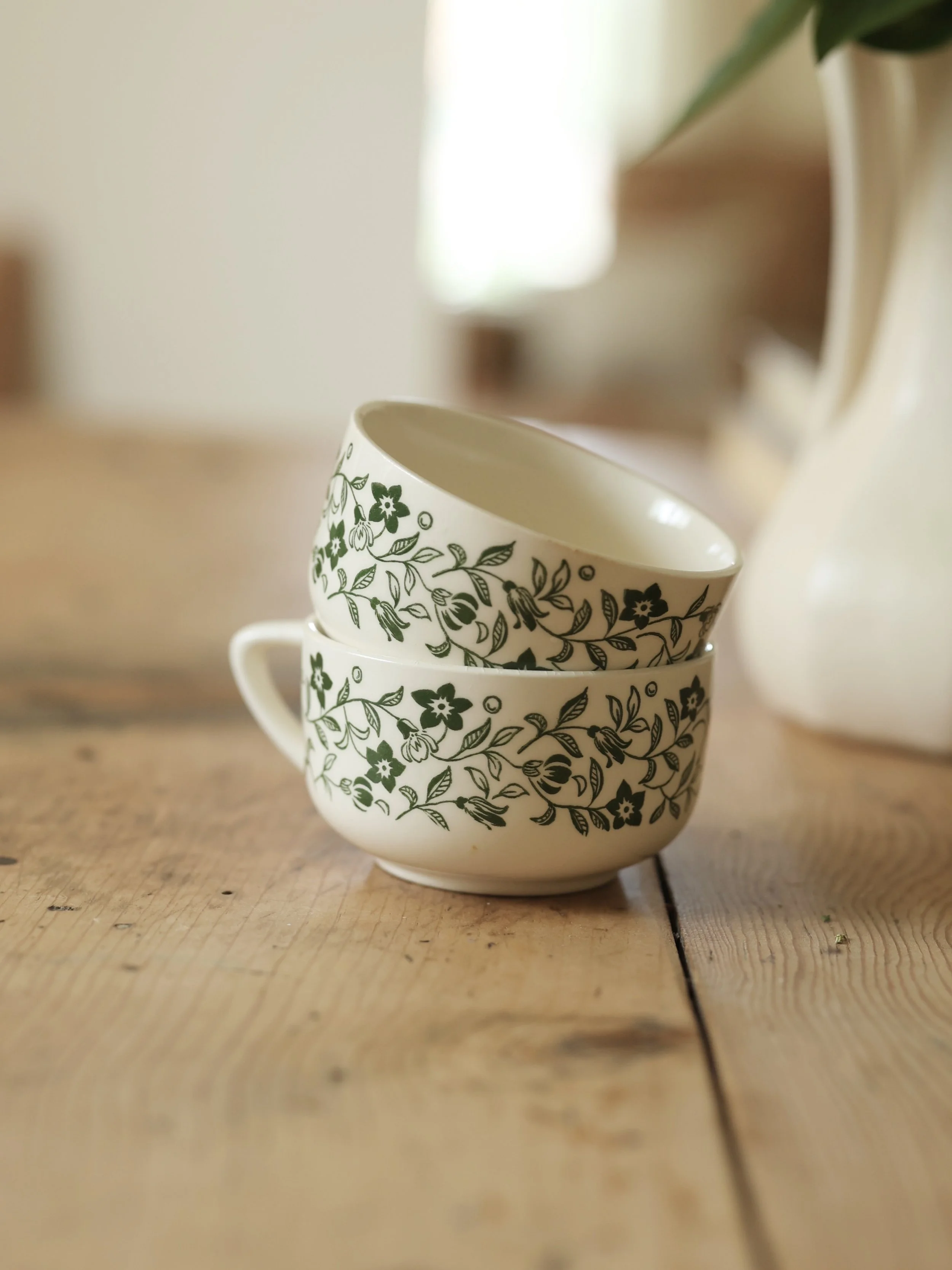Vintage Green Floral Teacup Set (2)