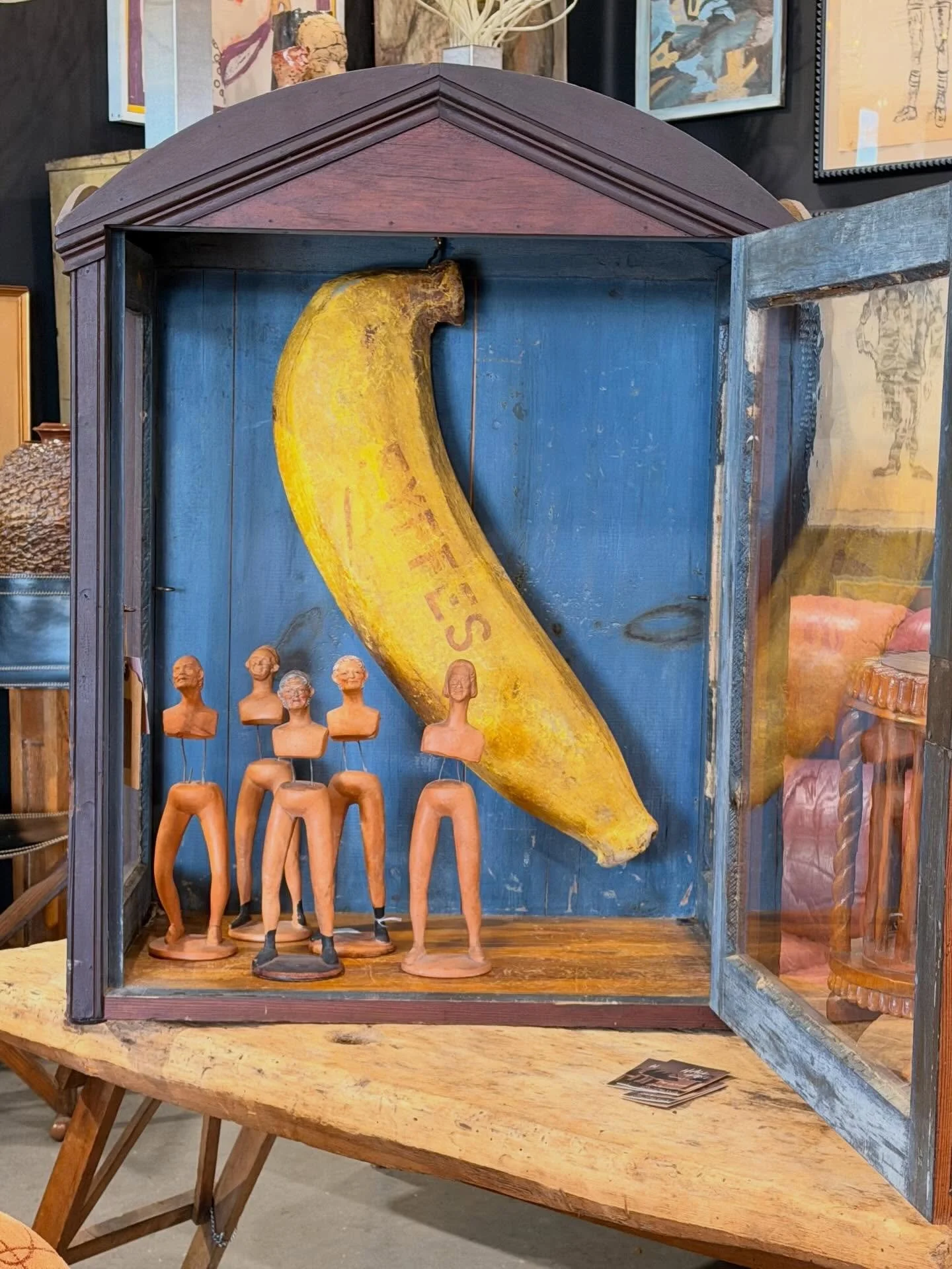 My favorite collab from @thenashvilleshow was @for.goodweather&rsquo;s taxidermy box&hellip;. My 🍌 +  French doll sculptures. 

Don&rsquo;t get weird about it. 

📸 @for.goodweather