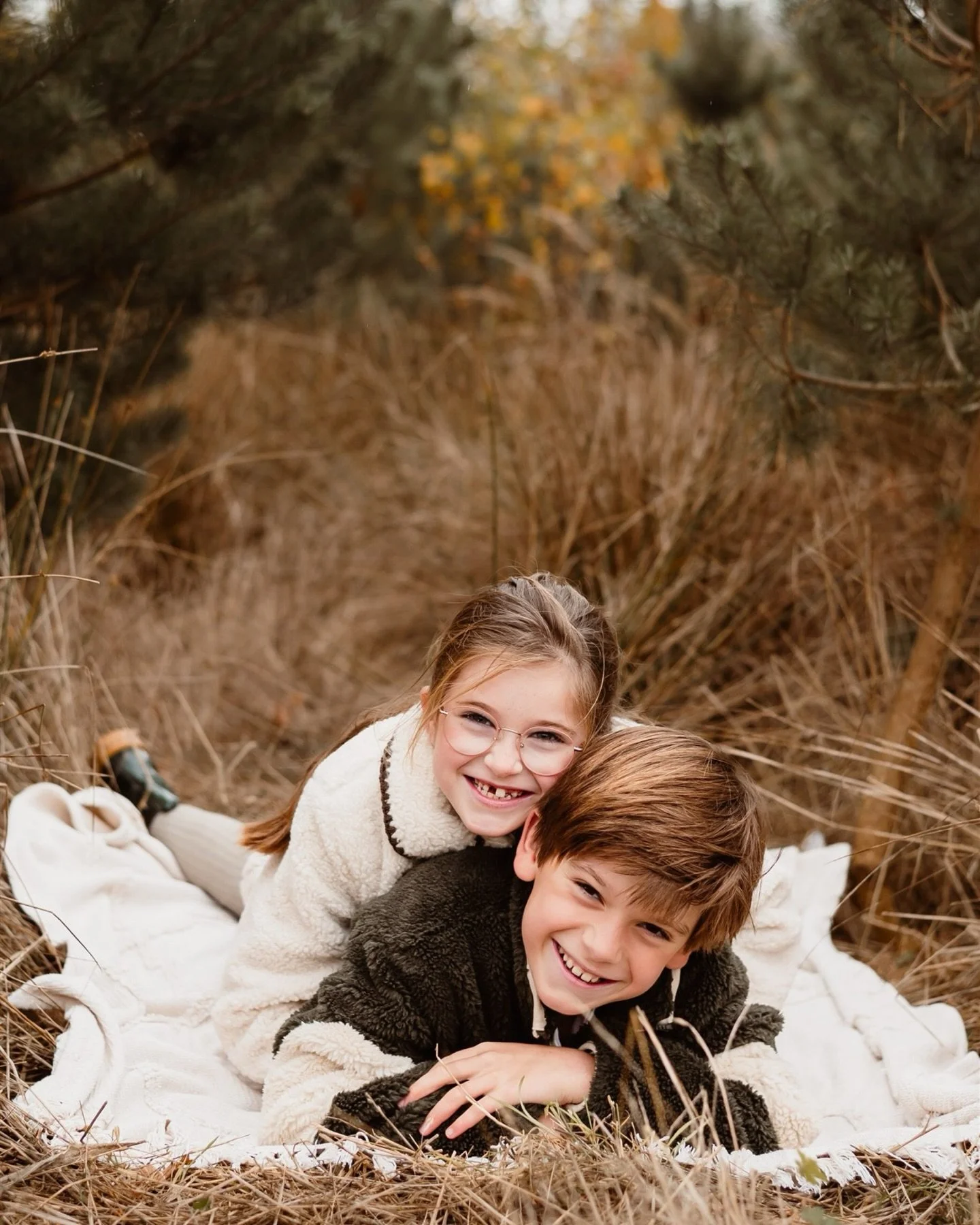 Herfst 🍂 /kerstshoot 🎄 met een lieve broer en zus