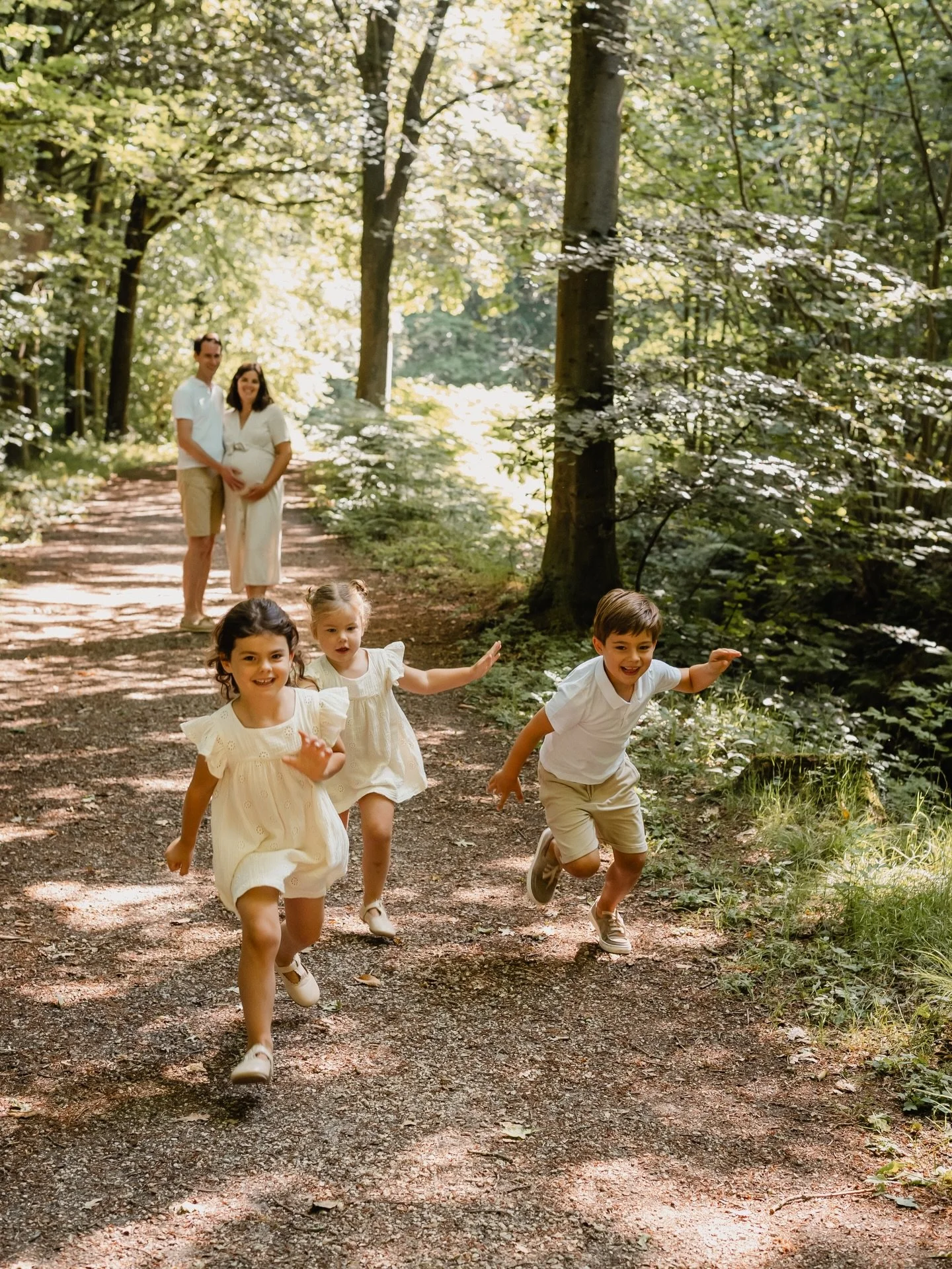 De mooiste foto&rsquo;s? Dat zijn die waar je vergeet dat ik er ben. 😉

Het is eventjes geleden dat ik hier iets van mij liet horen, maar de zwangerschap vraagt veel energie van mijn lichaam.
Ik ben serieus aan het aftellen naar baby 2! 🐣 Nog 7 wek