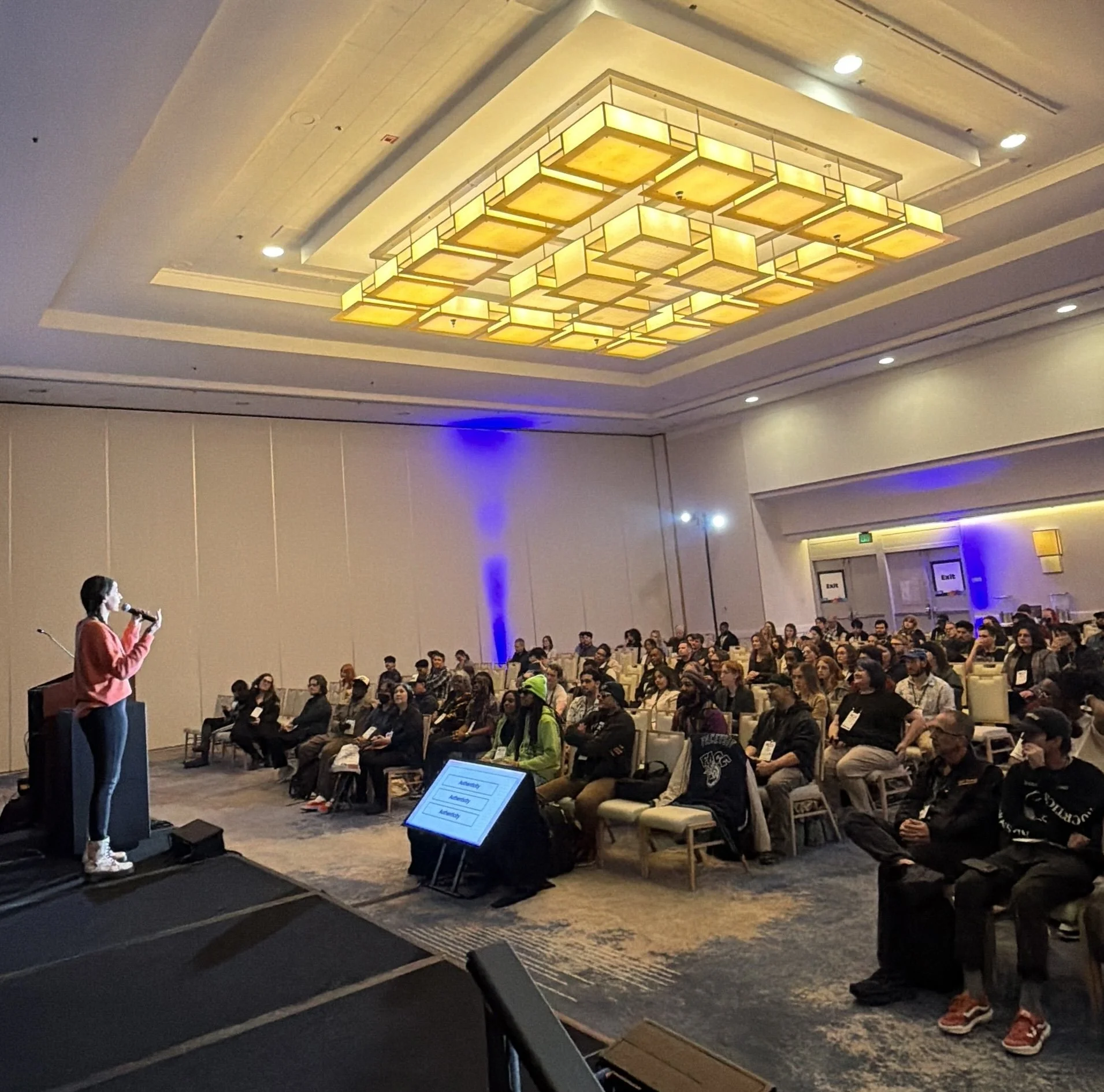 namm-2026-nora-rahimian-full-crowd.JPG