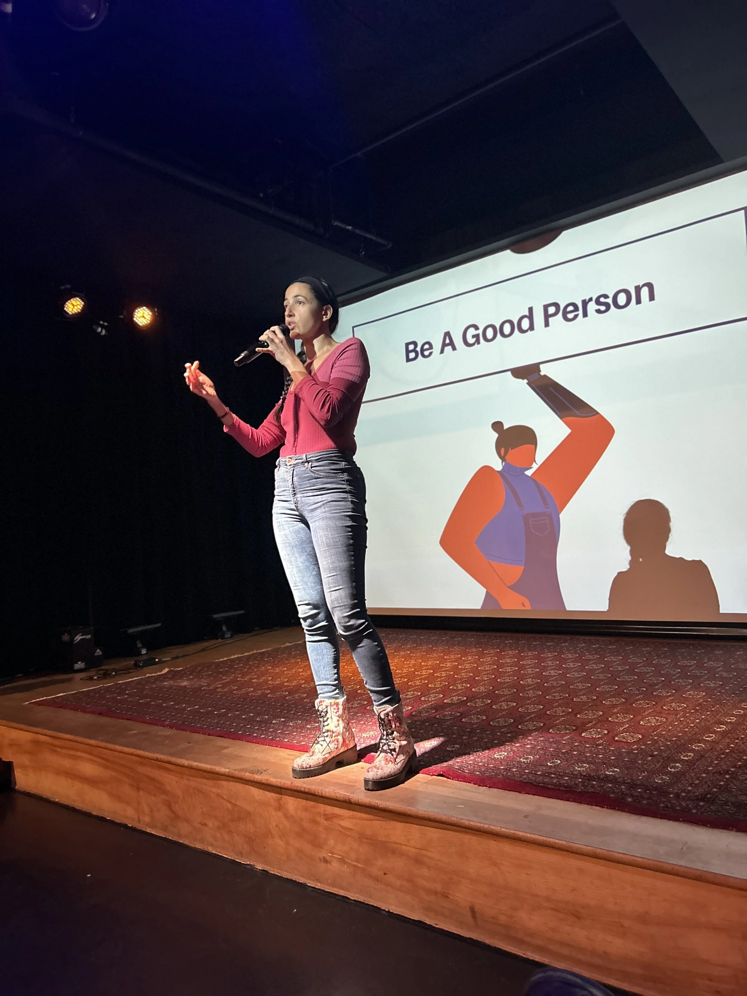 nora-rahimian-creative-coach-best-public-speaker.JPG