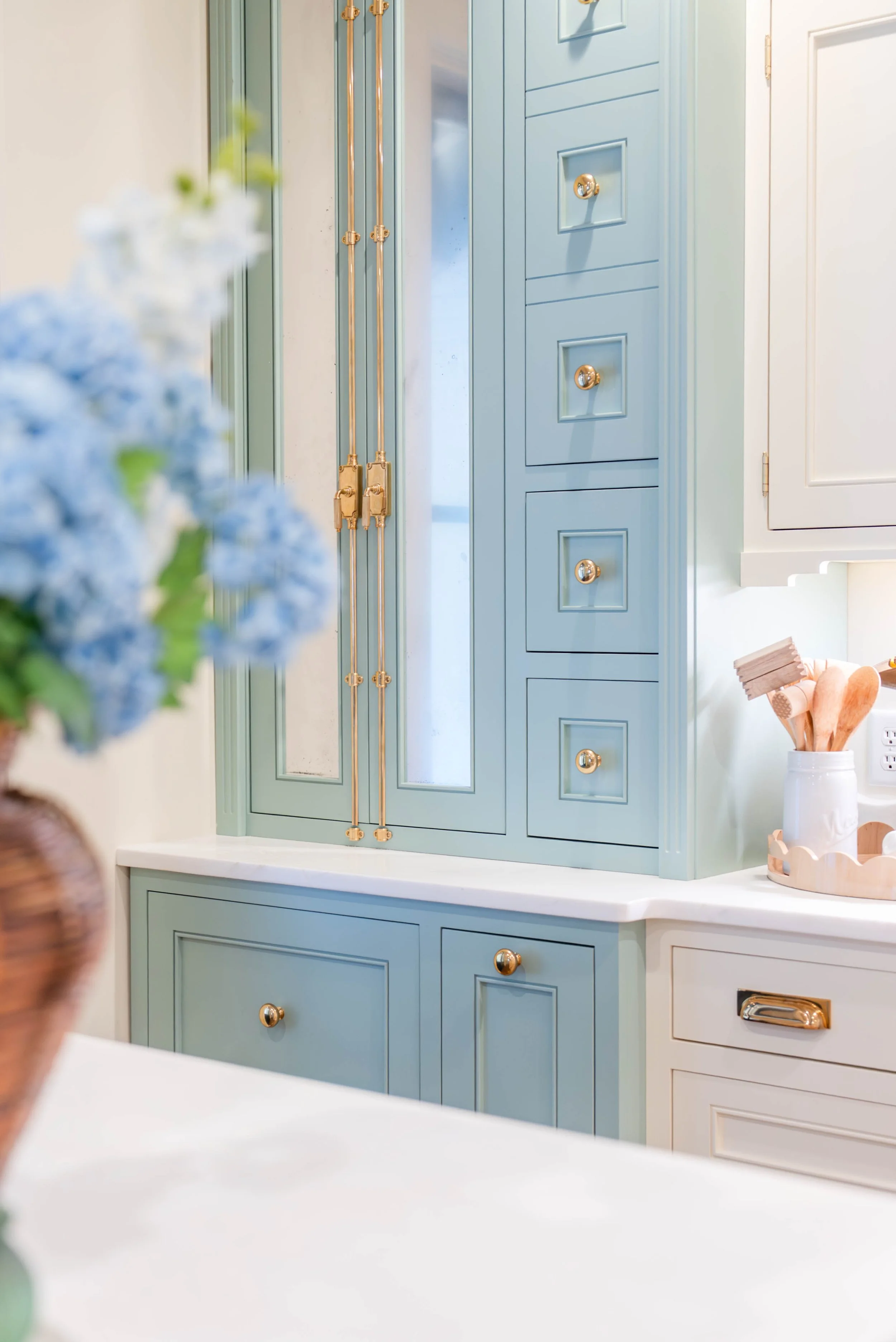 Colorful Traditional Farmhouse Kitchen Remodel by Cookeville Kitchen Sales project photo 16