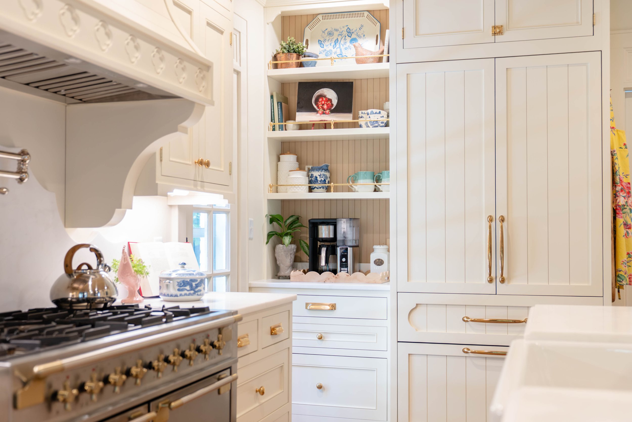 Colorful Traditional Farmhouse Kitchen Remodel by Cookeville Kitchen Sales project photo 6