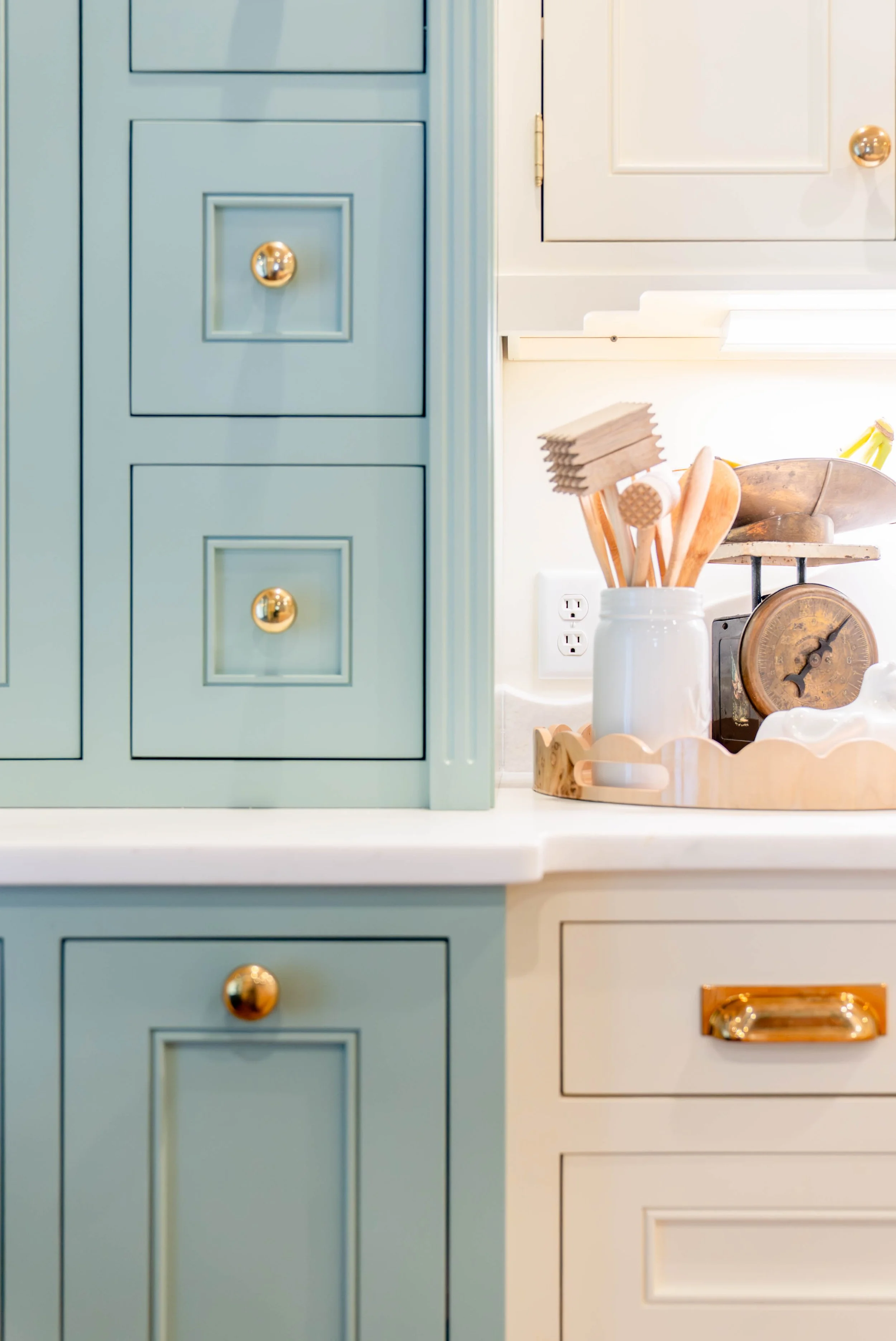 Colorful Traditional Farmhouse Kitchen Remodel by Cookeville Kitchen Sales project photo 7
