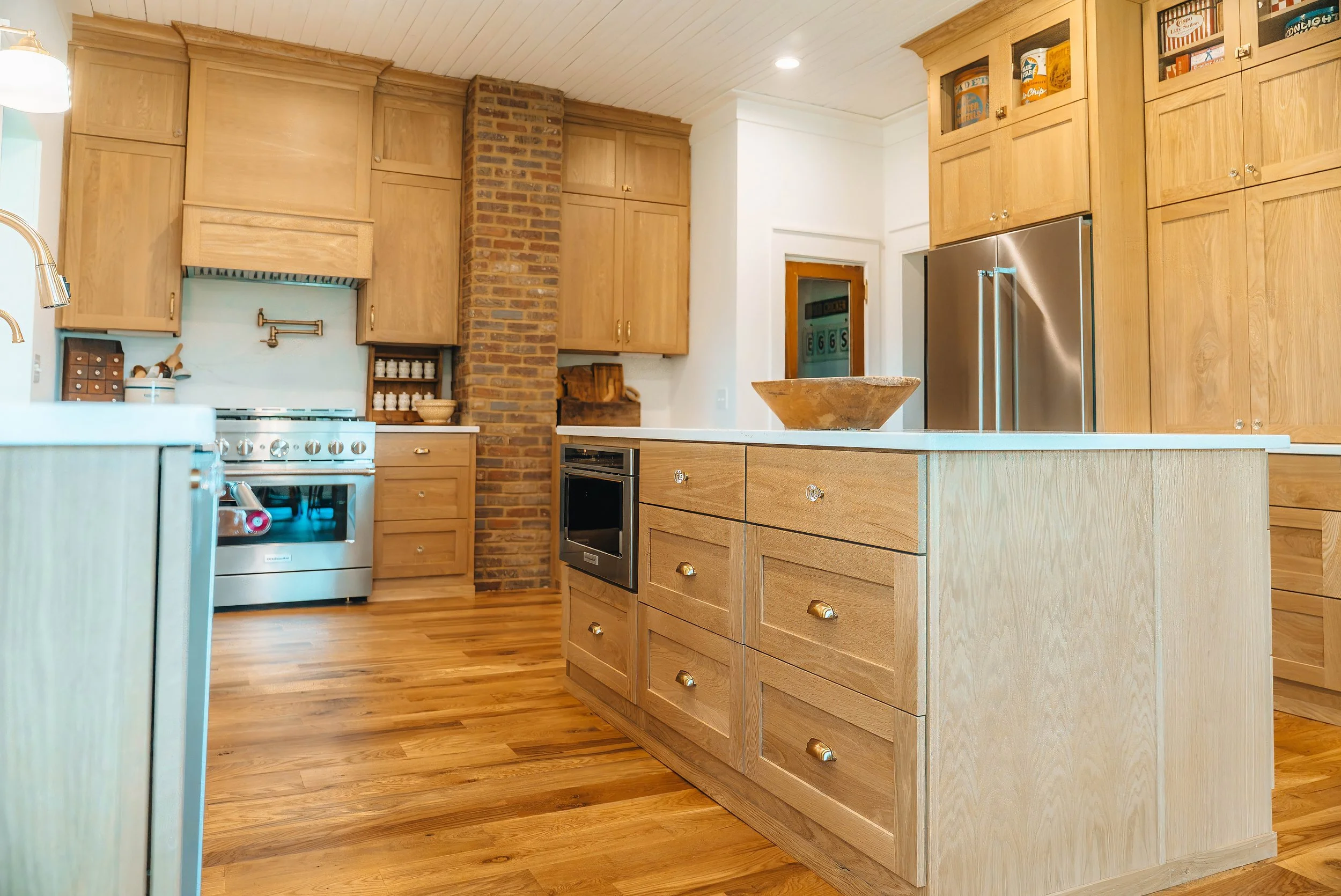 Rustic Traditional Kitchen Remodel by Cookeville Kitchen Sales project photo