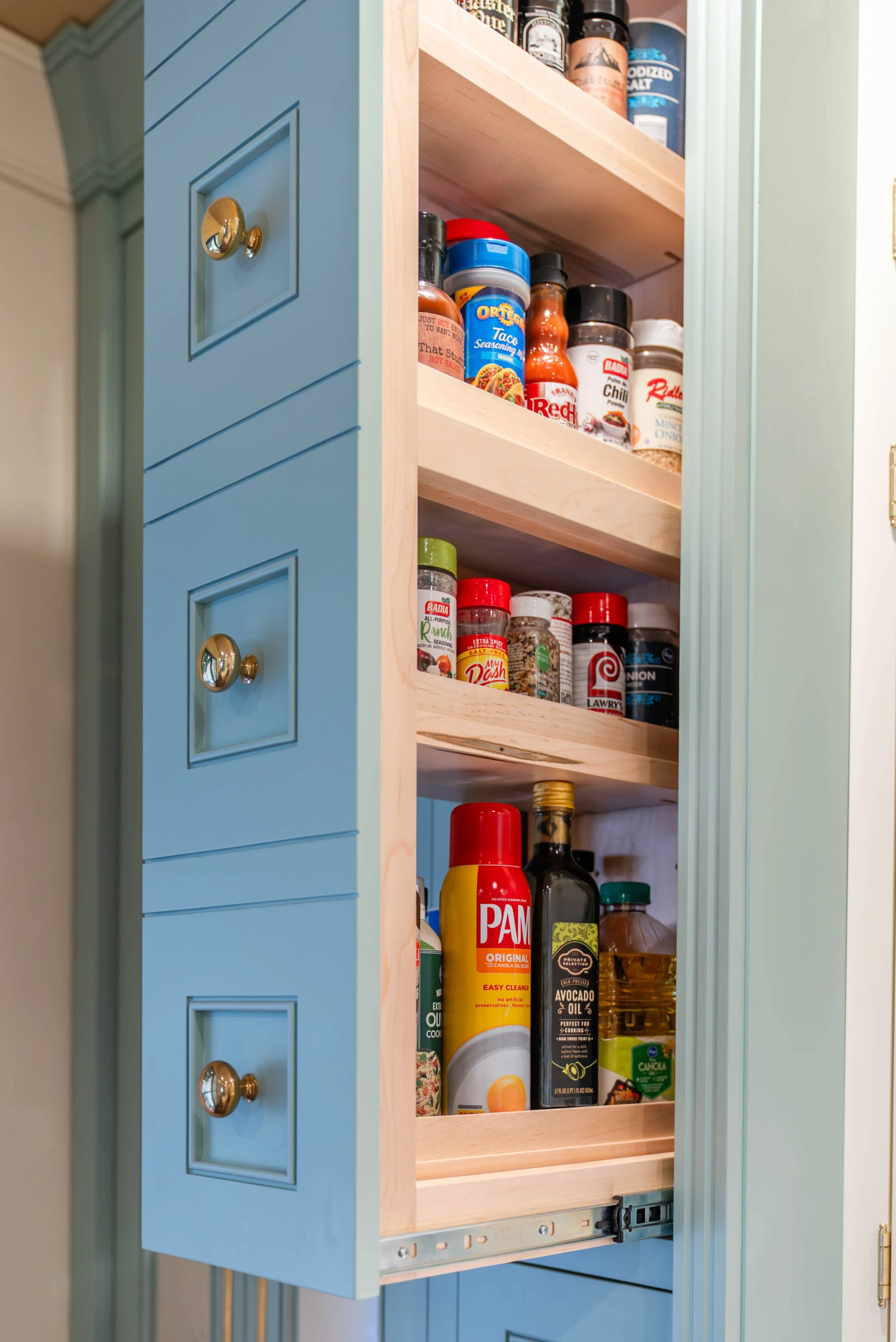 Colorful Traditional Farmhouse Kitchen Remodel by Cookeville Kitchen Sales project photo 10