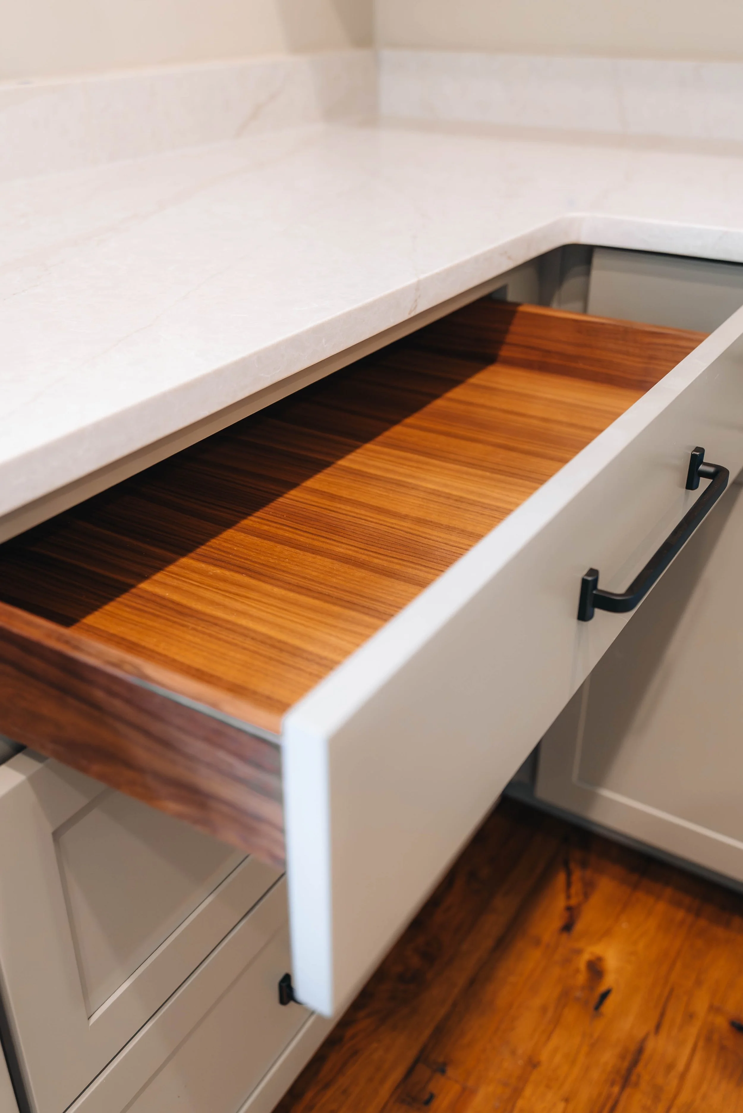 Transitional Kitchen Remodel by Cookeville Kitchen Sales project photo 3