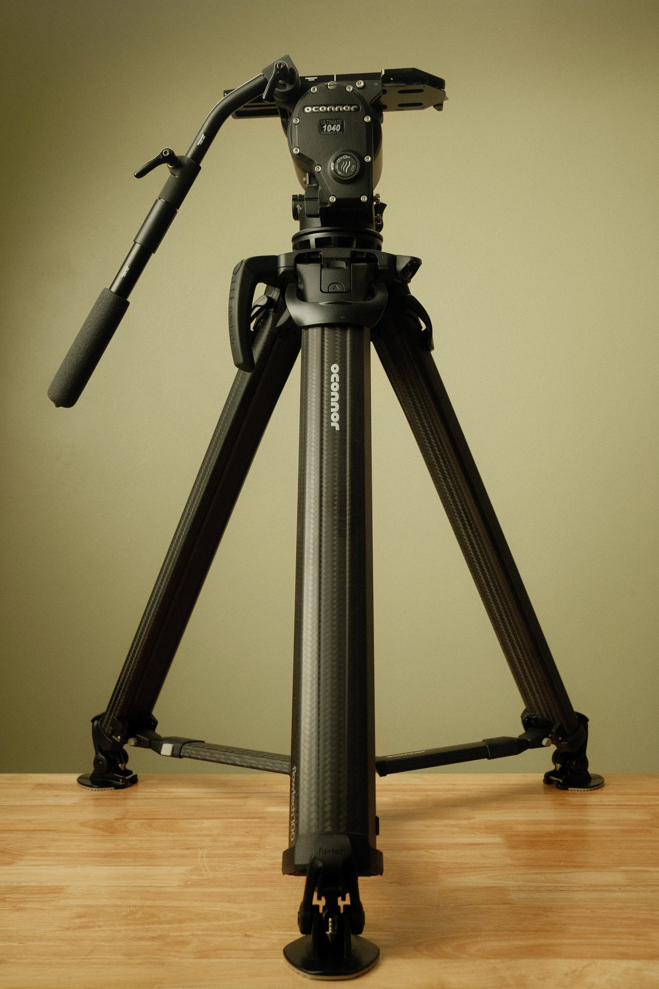 O'Connor Ultimate 1040 with Flowtech 100 Legs- $350/day