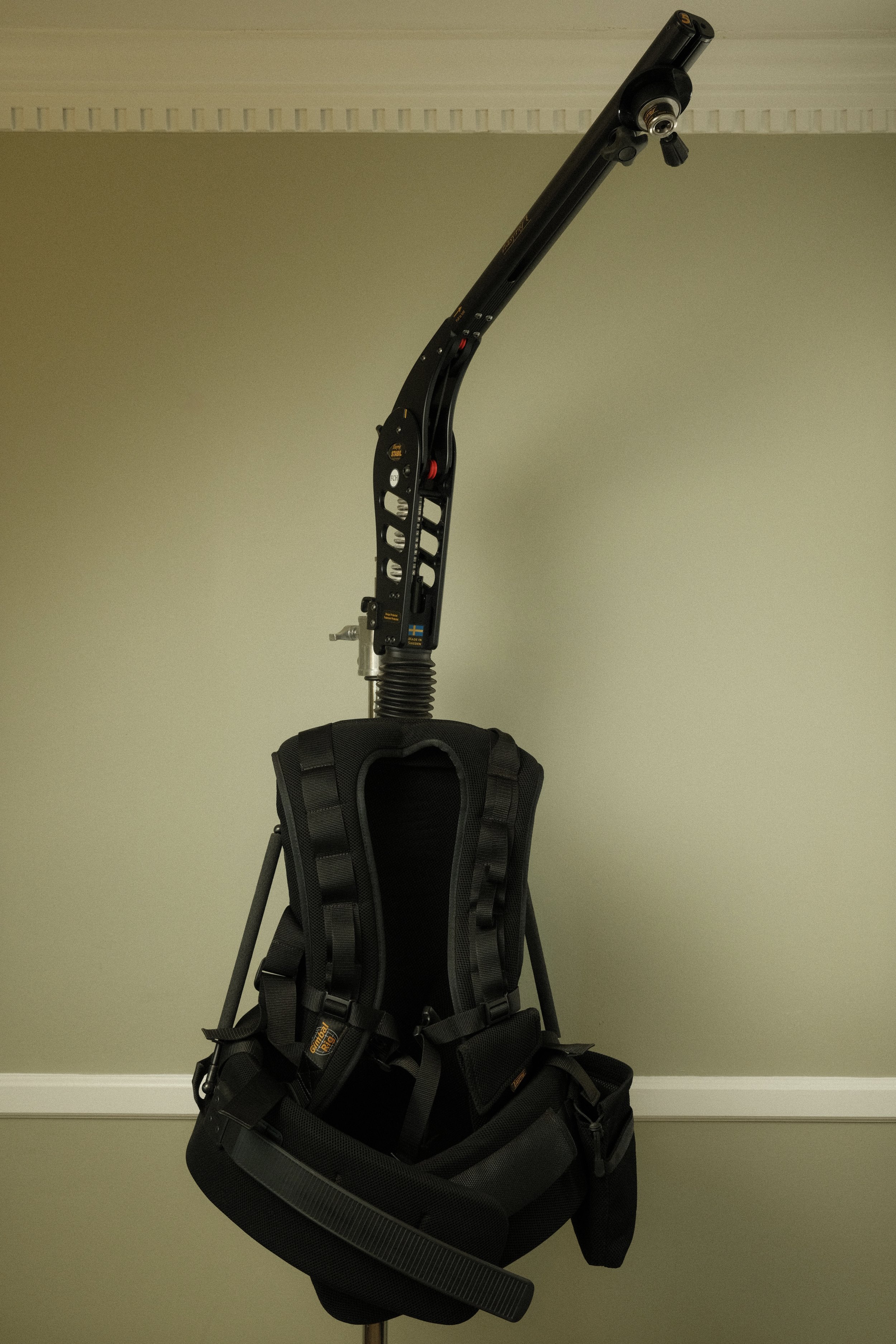 Easyrig Vario 5 with STABIL G3 & Gimbal Rig Vest with EASYLOCK & Quick Release (Standard Vest)- $300/day