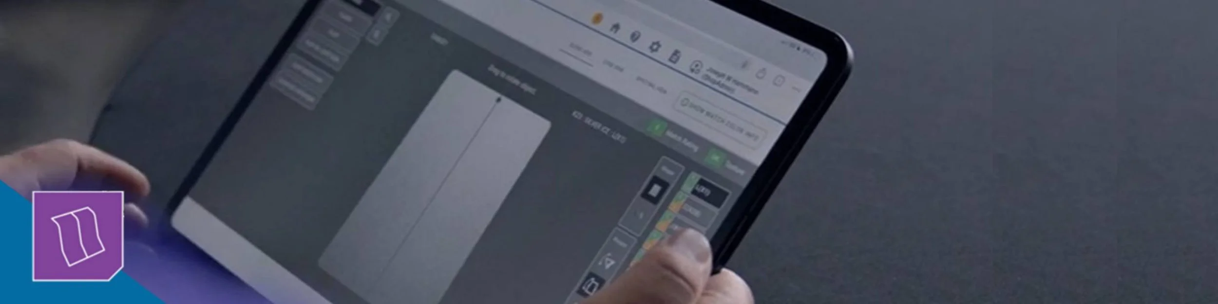 A man views two color comparisons side by side in PPG VisualizID software, a part of the PPG LINQ Digital Ecosystem.