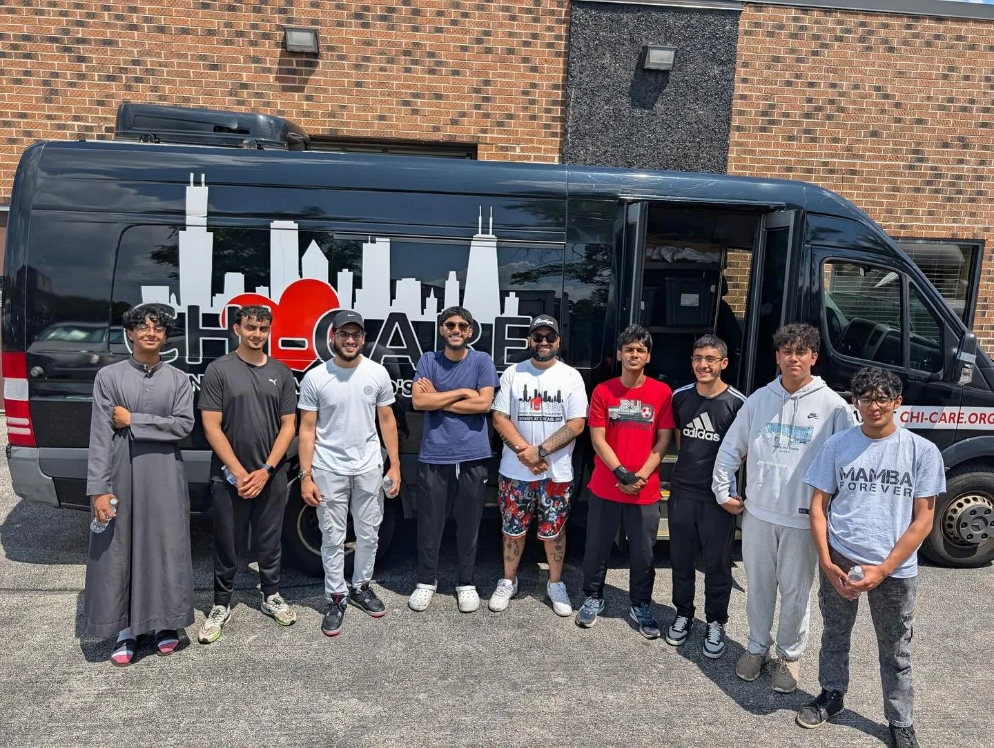 Senior Sadaqah Project of 2025 took on feeding the homeless in Chicago through @chi.care

They raised over $5,000 to sponsor 1,000 meals and distributed it themselves mashaAllah. This is a project tradition that started with seniors in 2020 with cont
