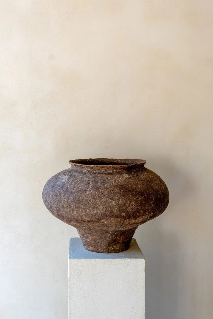 60C6D377-9B0C-497A-81C4-C0217AF18141_1_105_c_chocolate and sandstone vessel.jpeg