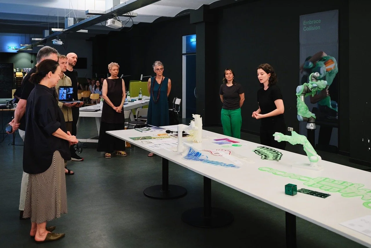 Anna Schaeffner soutient sa thèse « Collision as Interaction: Performing Robotic Design through Artistic and Embodied Practice »