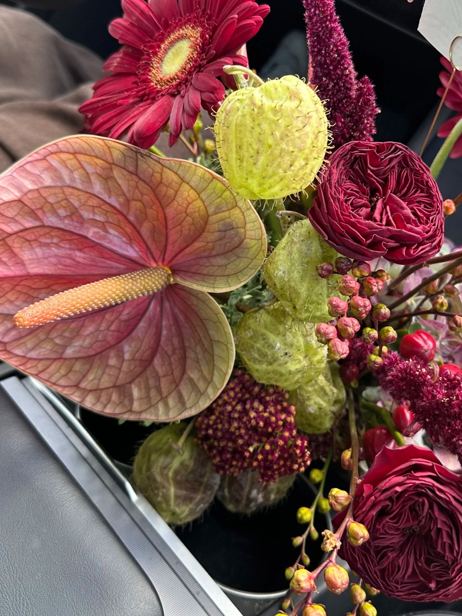 signature arrangements