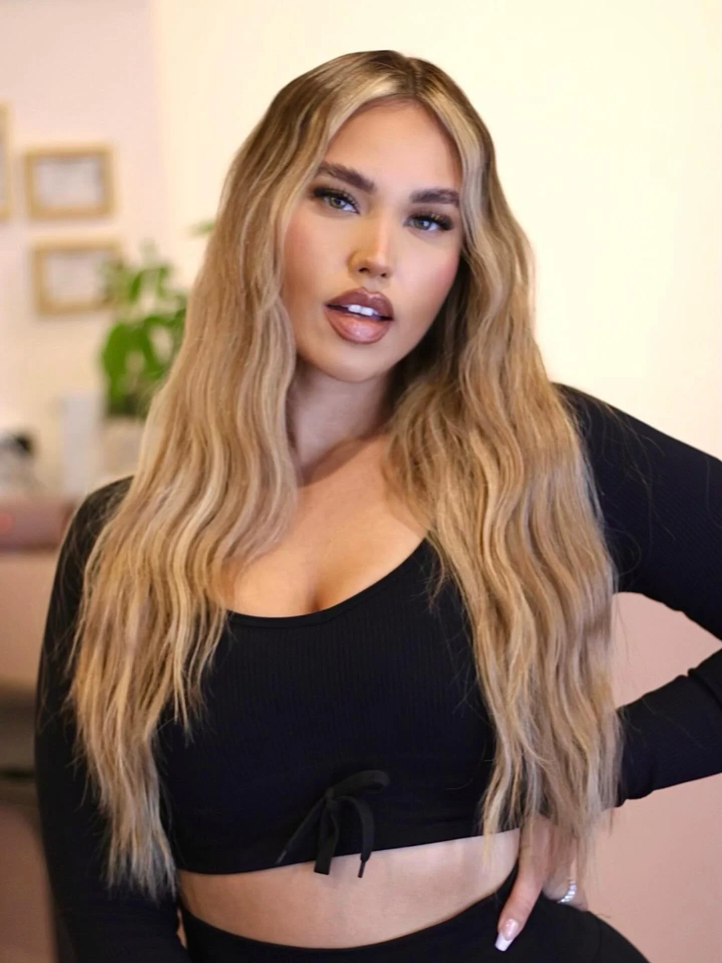 ✨Back when we made @emgeneve blonde for a sec 😉