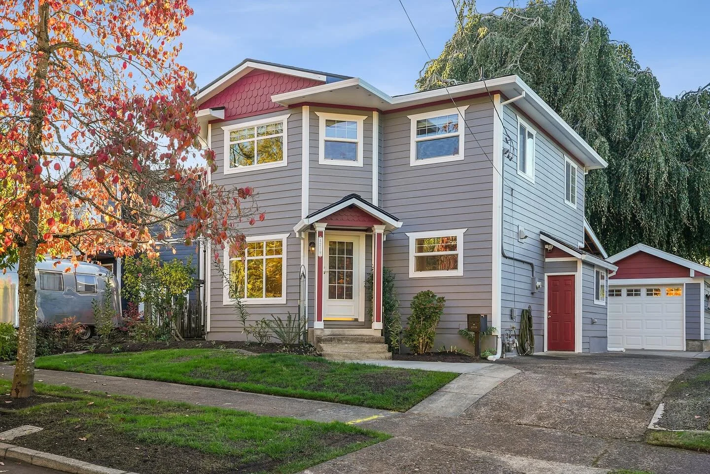 ✨JUST LISTED ✨

Welcome to the Roseway Treehouse! Under the same ownership for 30 years, this home has been updated in all the right ways and kept in PRISTINE condition.   Open concept living and dining below and all bedrooms upstairs makes this layo