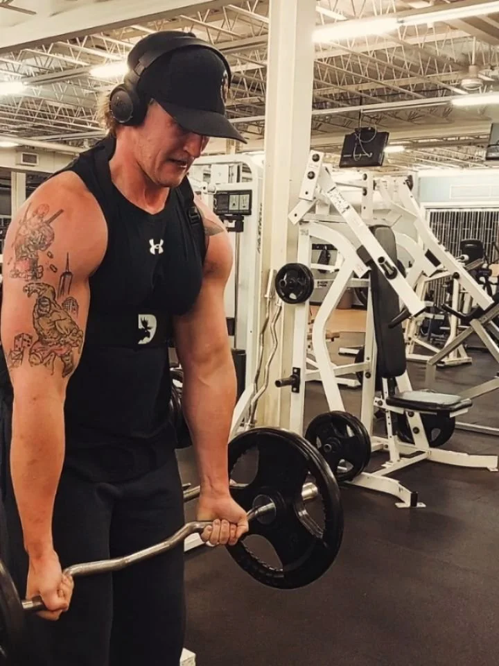 What an absolute PRIVILEGE it is to be able to push so hard in the gym that it hurts!
To have it hurt the next day.
There are so many people out there that would give ANYTHING to be able to do it just once.
To have that 3-day-long leg soreness jus