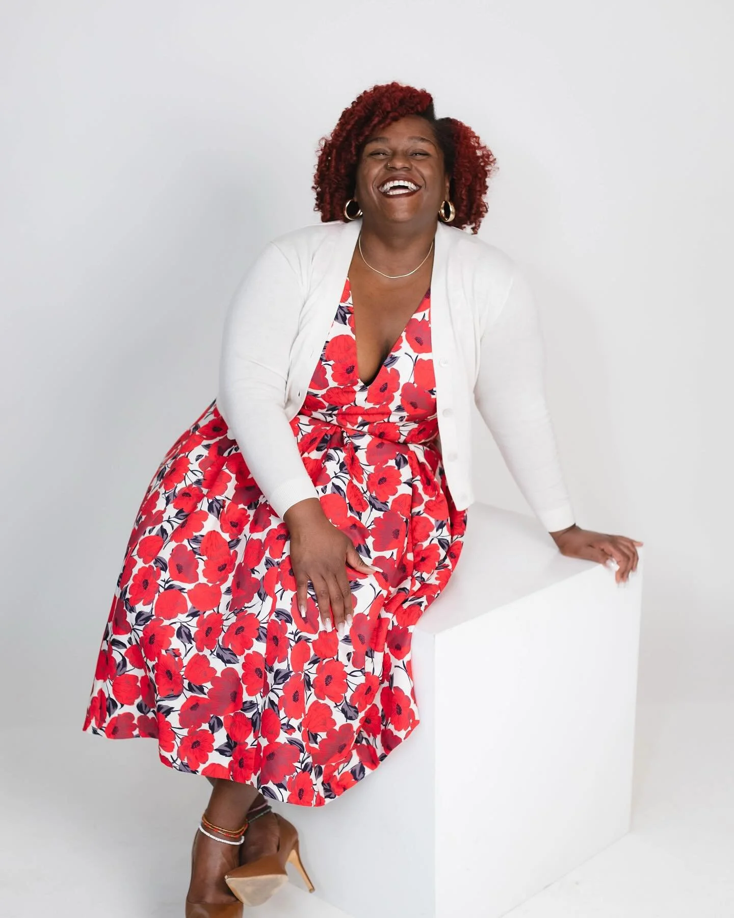 Back in March I had the lovely opportunity to get professional photos for my business done by the amazing @sarah.crost.creative! They came out soo beautiful AND they really capture my personality and what my business is all about. 
These are the last