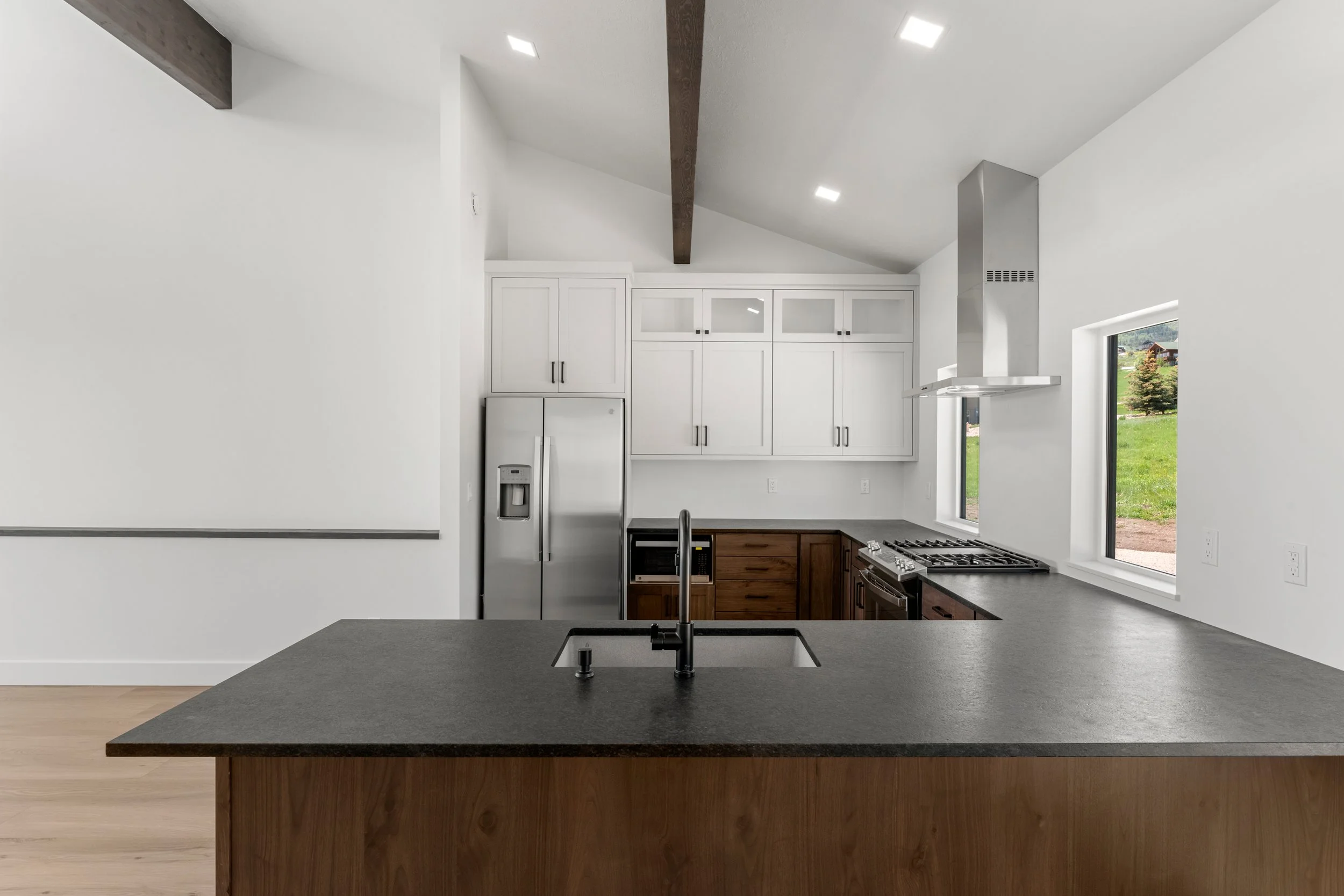 06 717 Loveland Ln.jpg
