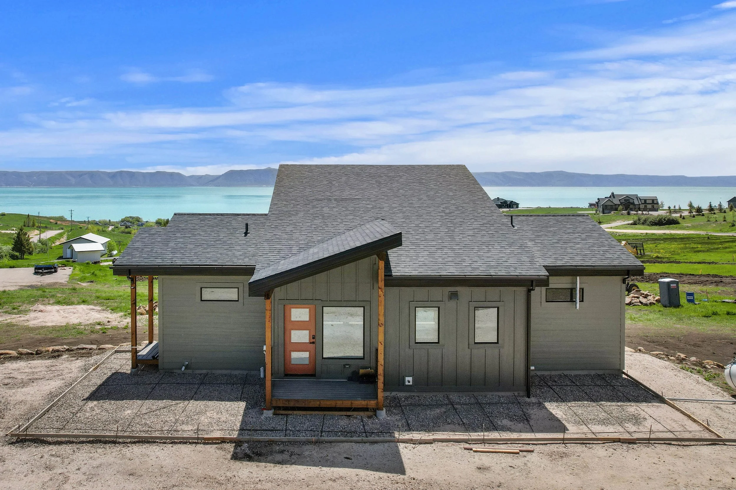 01 717 Loveland Ln.jpg