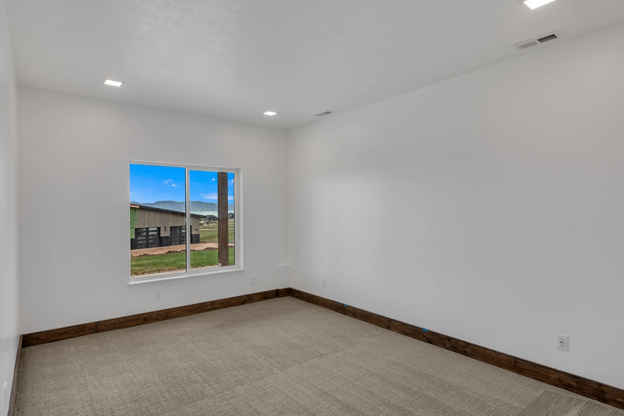37 12 Country Bear Circle.jpg