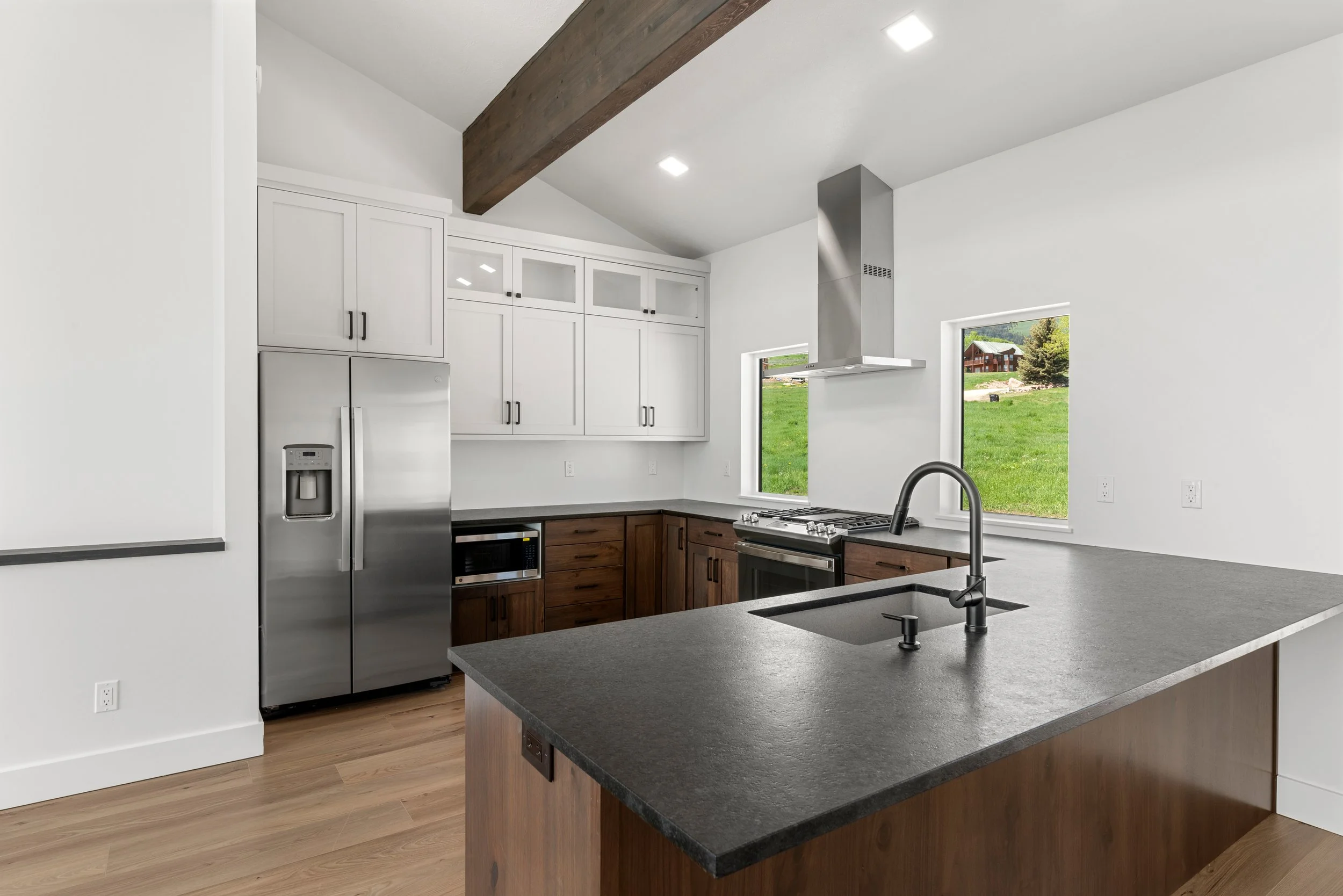 07 717 Loveland Ln.jpg